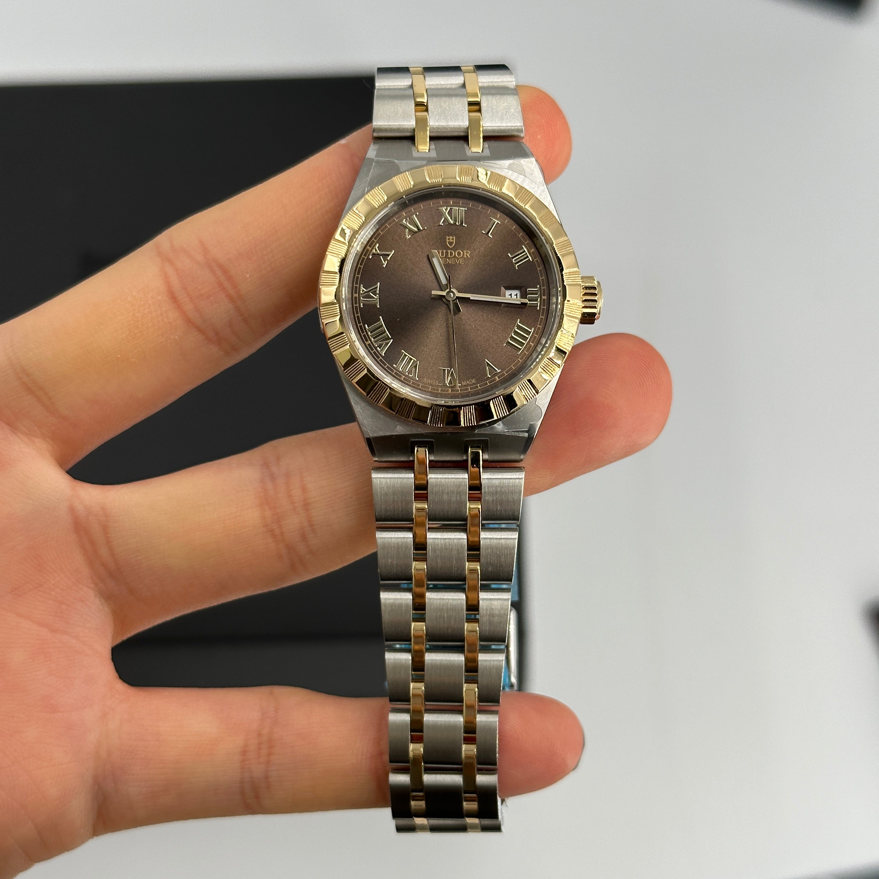 Tudor Royal 28mm 28303-0008 Chocolate Roman 2024