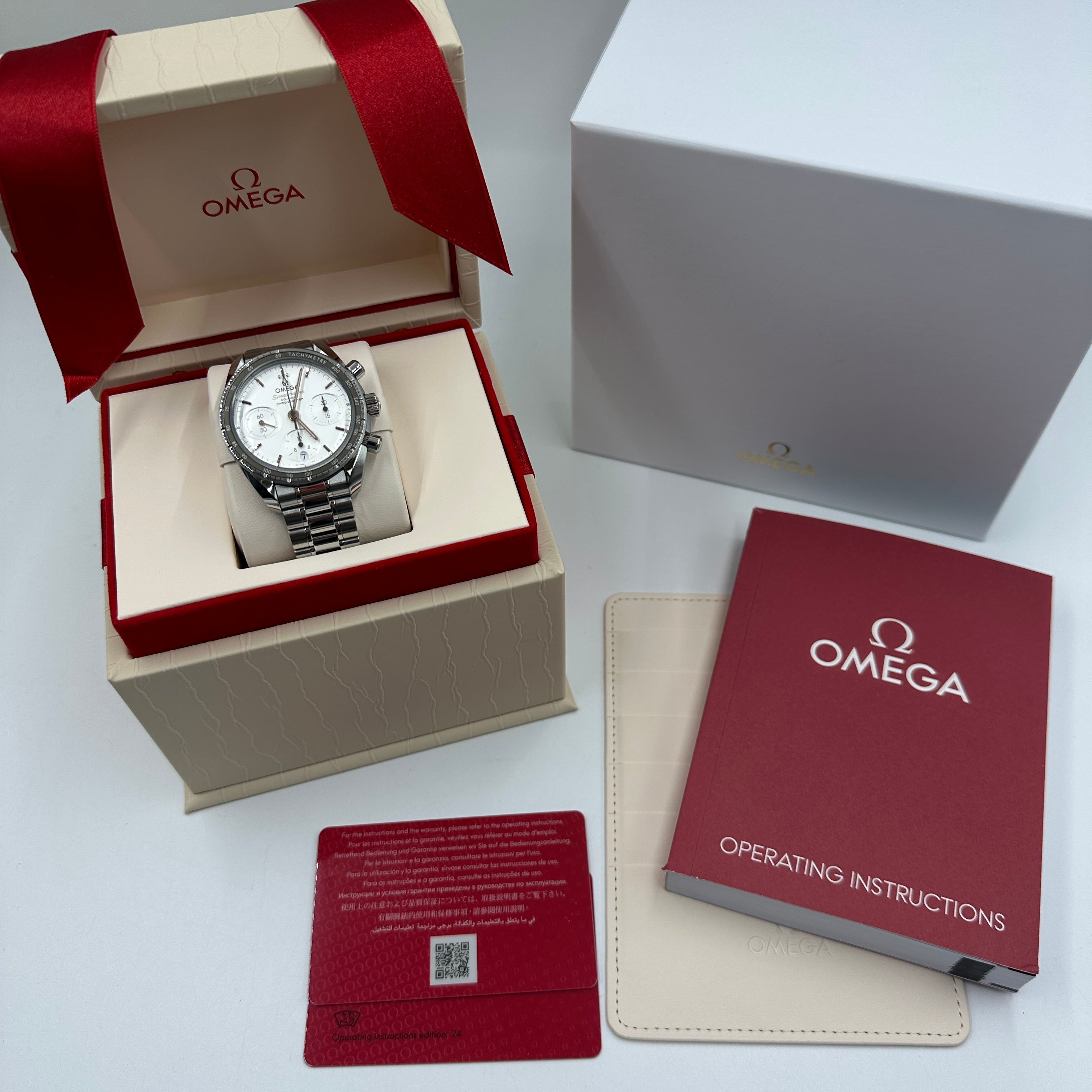 Omega Speedmaster 324.30.38.50.02.001