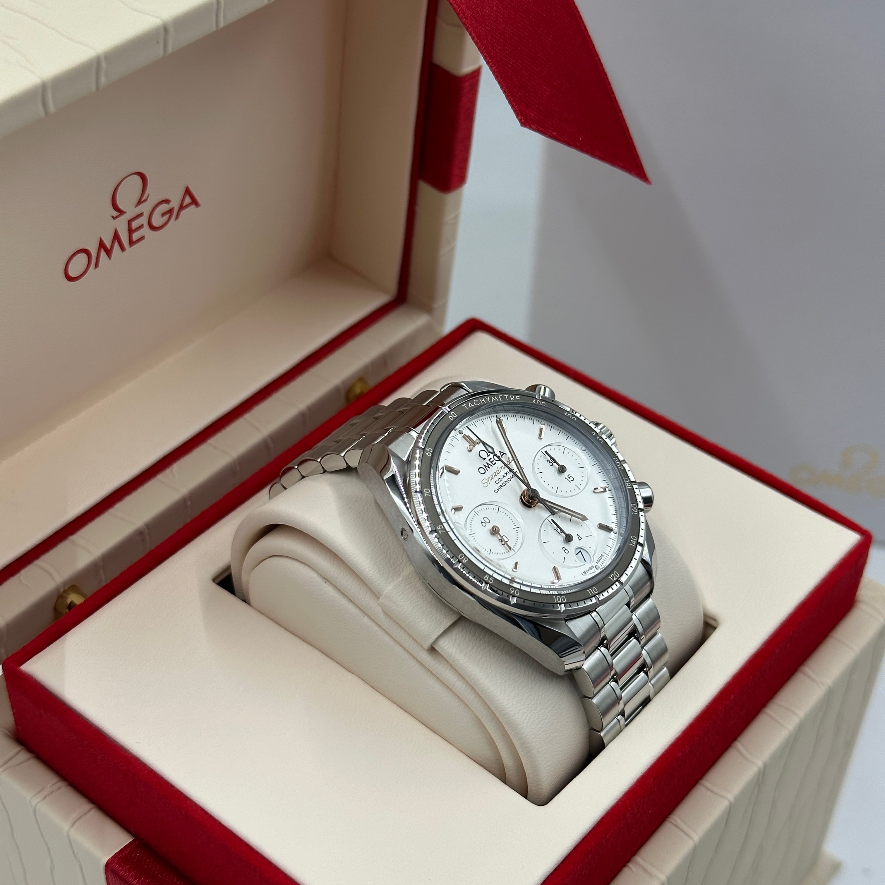 Omega Speedmaster 324.30.38.50.02.001