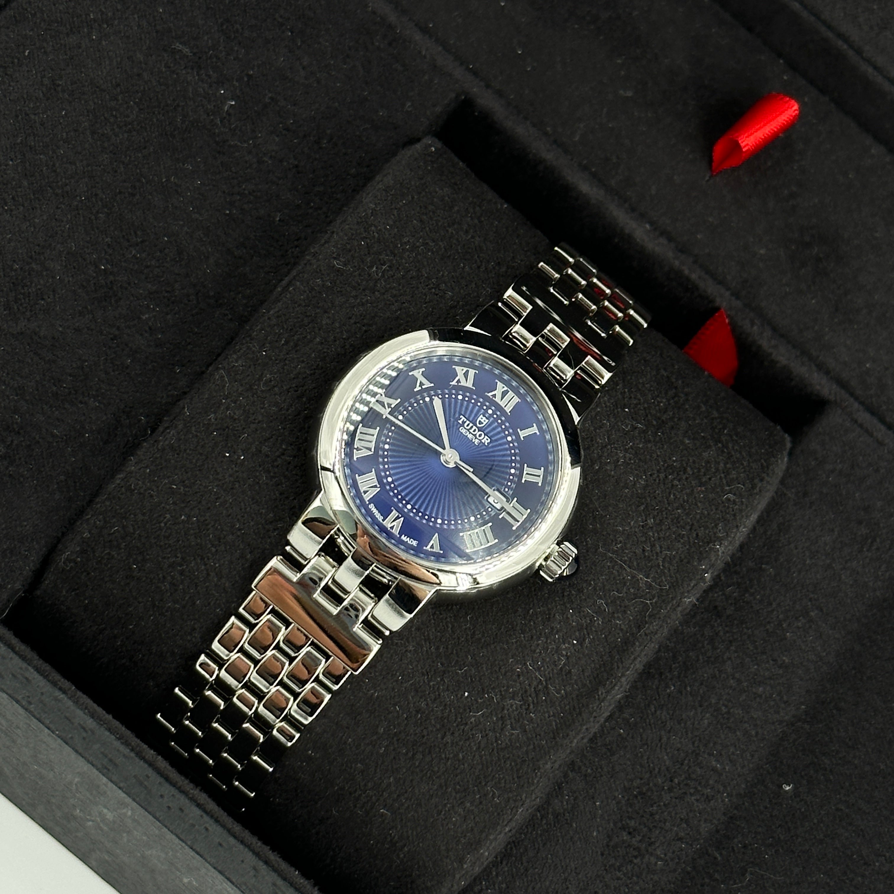 英国ウェストミンスター寺院　ゴブラン織テーブルランナー　Tudor Rose柄 Tudor Clair De Rose 30mm 35500-0009 Blue Roman 2024 – EW Watches