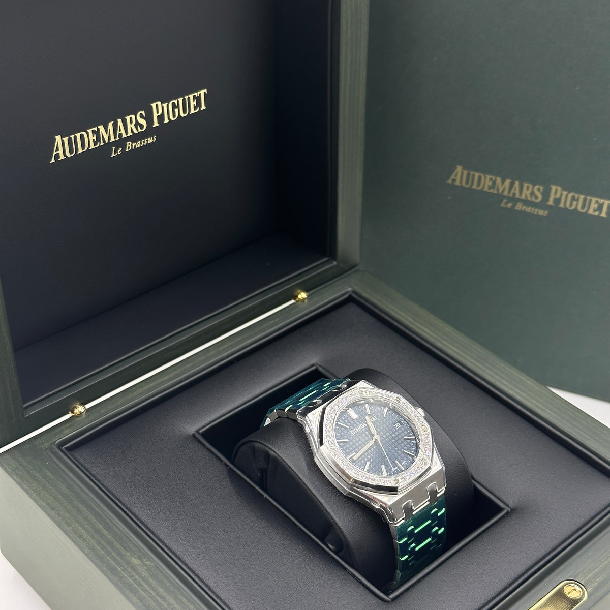 Audemars Piguet Royal Oak  77451ST.ZZ.1361ST.04 2025
