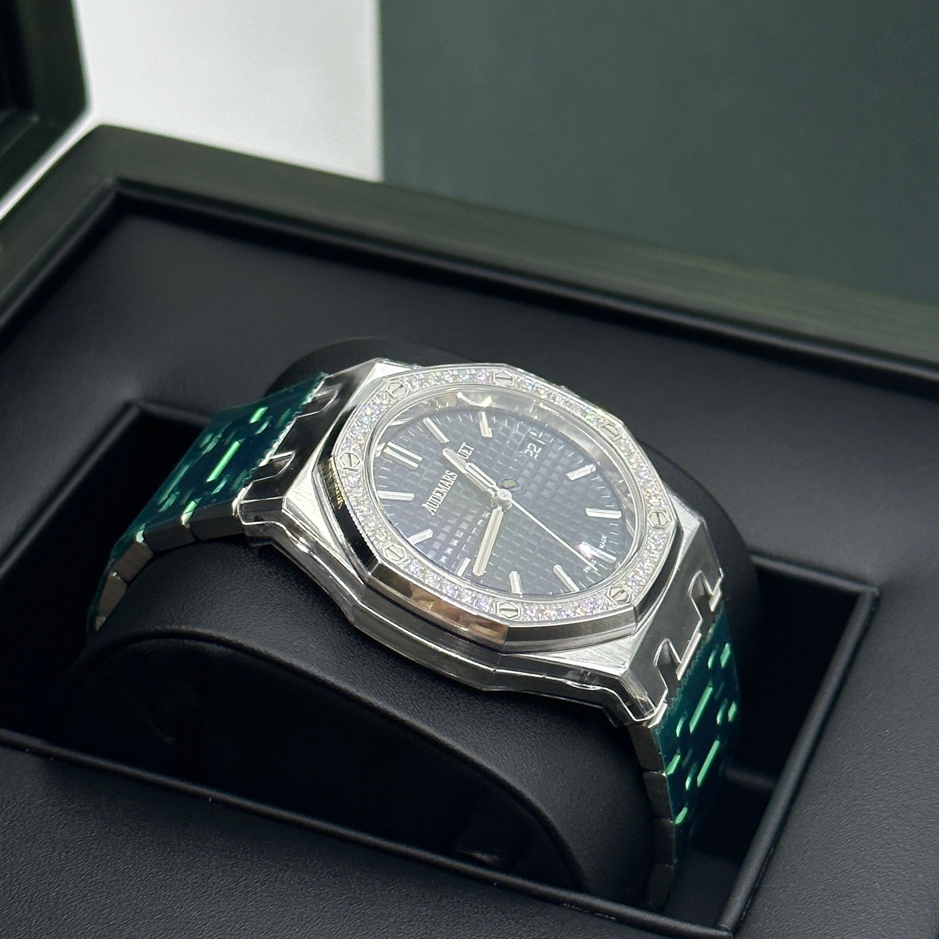 Audemars Piguet Royal Oak  77451ST.ZZ.1361ST.04 2025