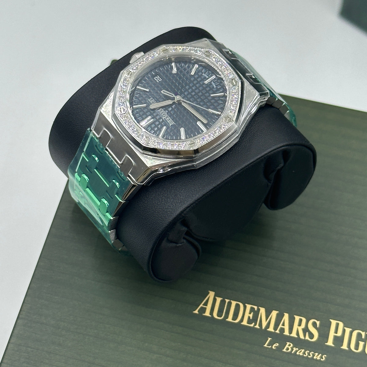 Audemars Piguet Royal Oak  77451ST.ZZ.1361ST.04 2025