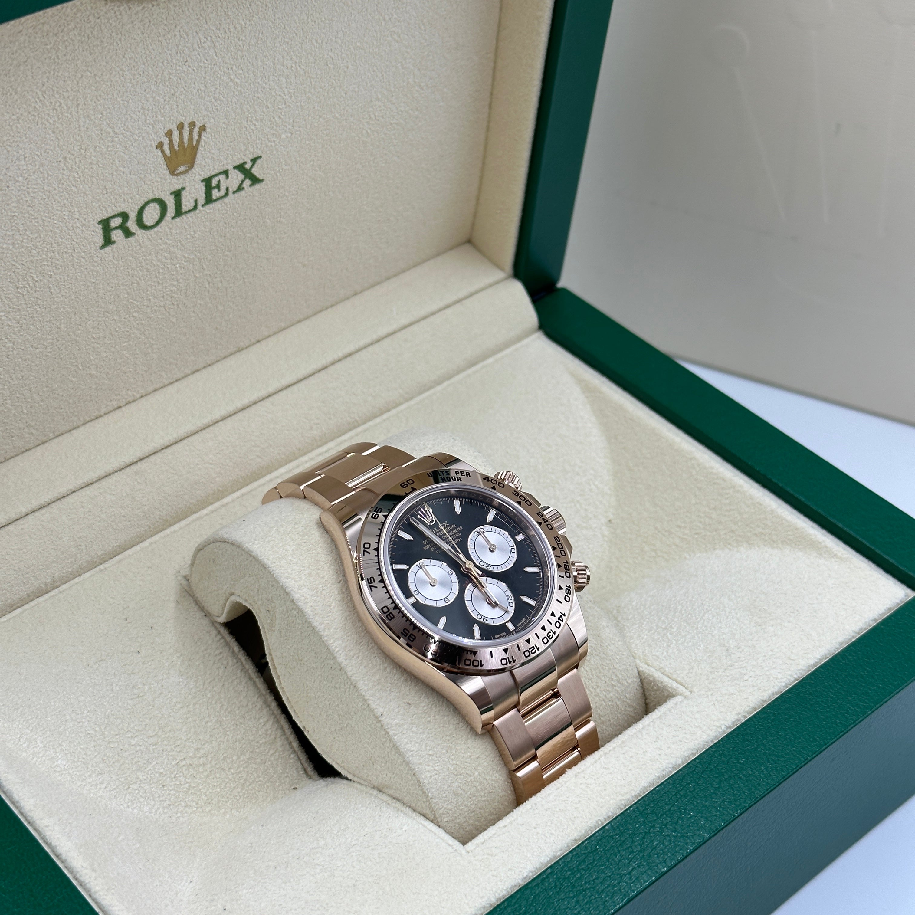 Rolex Cosmograph Daytona 126505 Bright black and Sundust