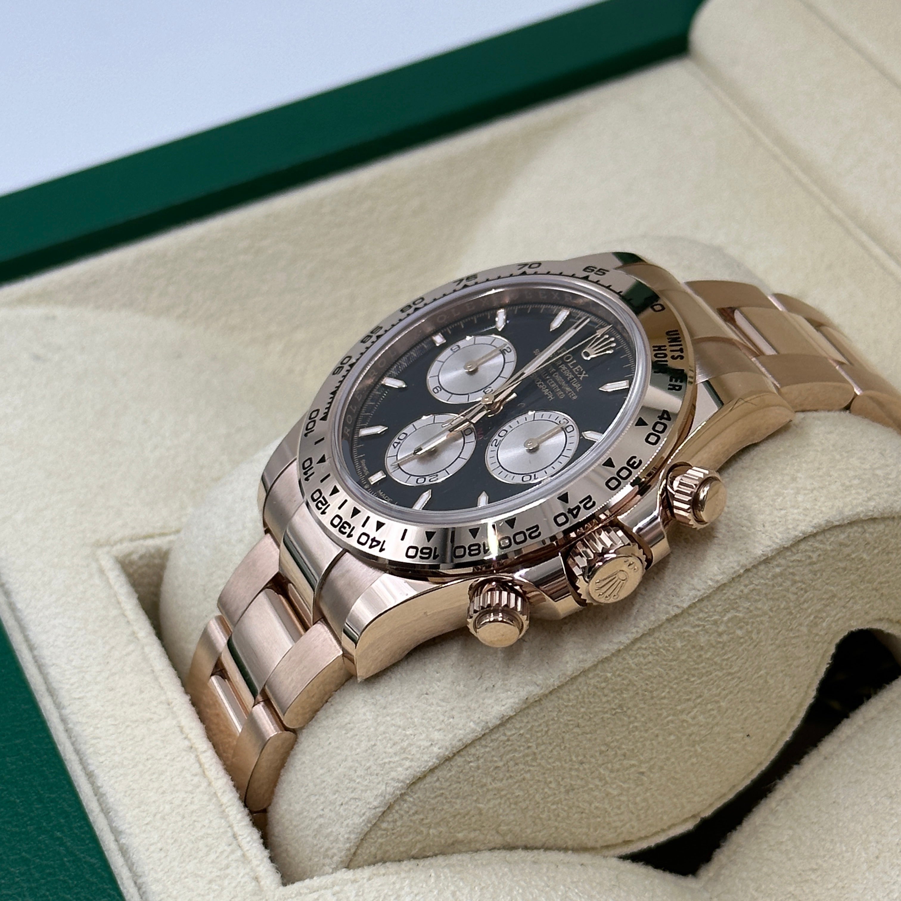 Rolex Cosmograph Daytona 126505 Bright black and Sundust