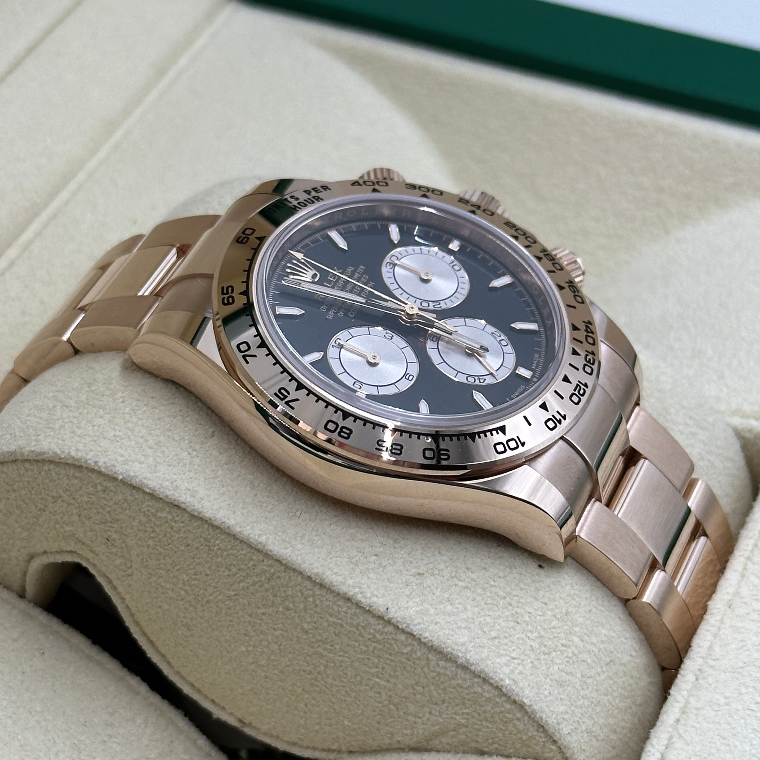Rolex Cosmograph Daytona 126505 Bright black and Sundust