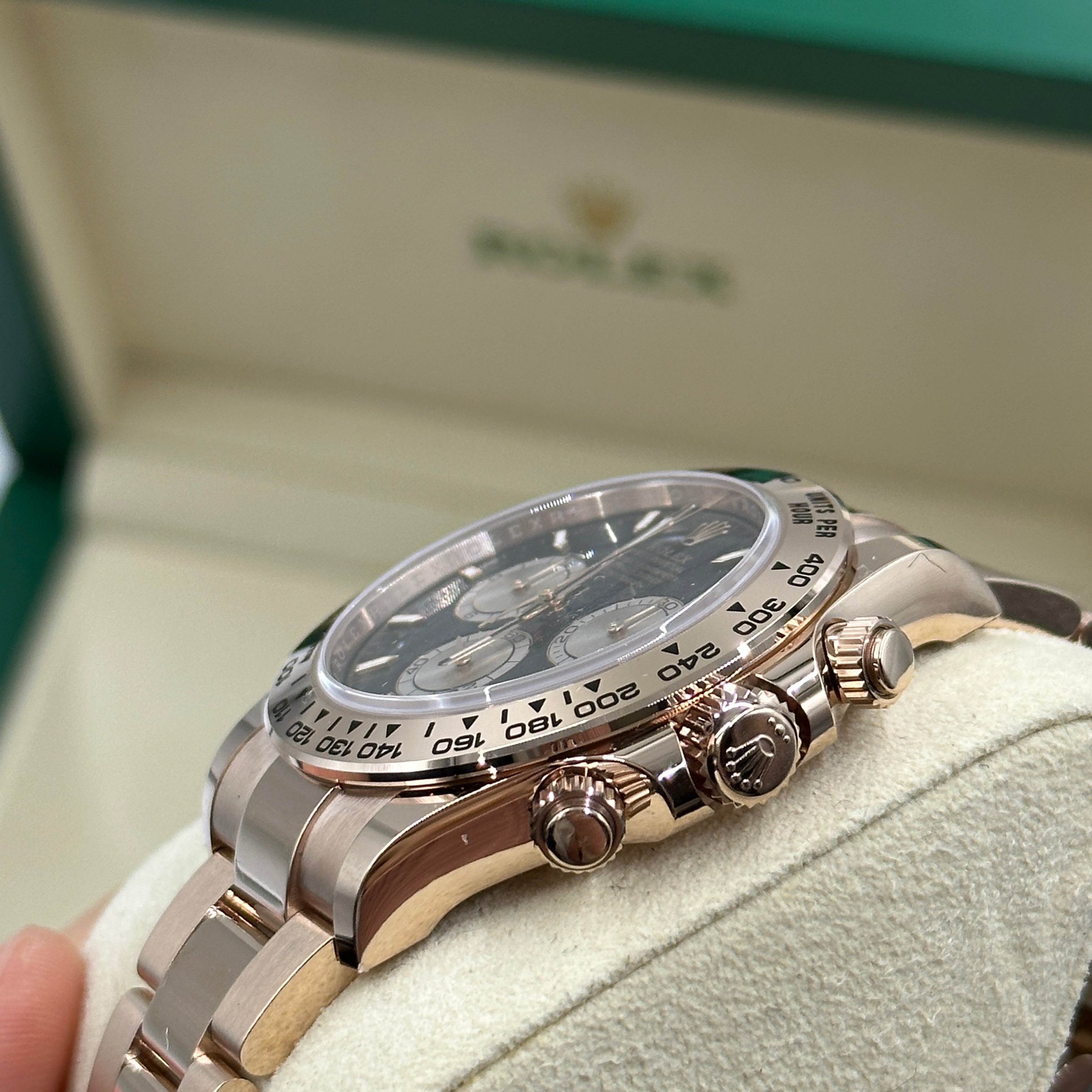 Rolex Cosmograph Daytona 126505 Bright black and Sundust