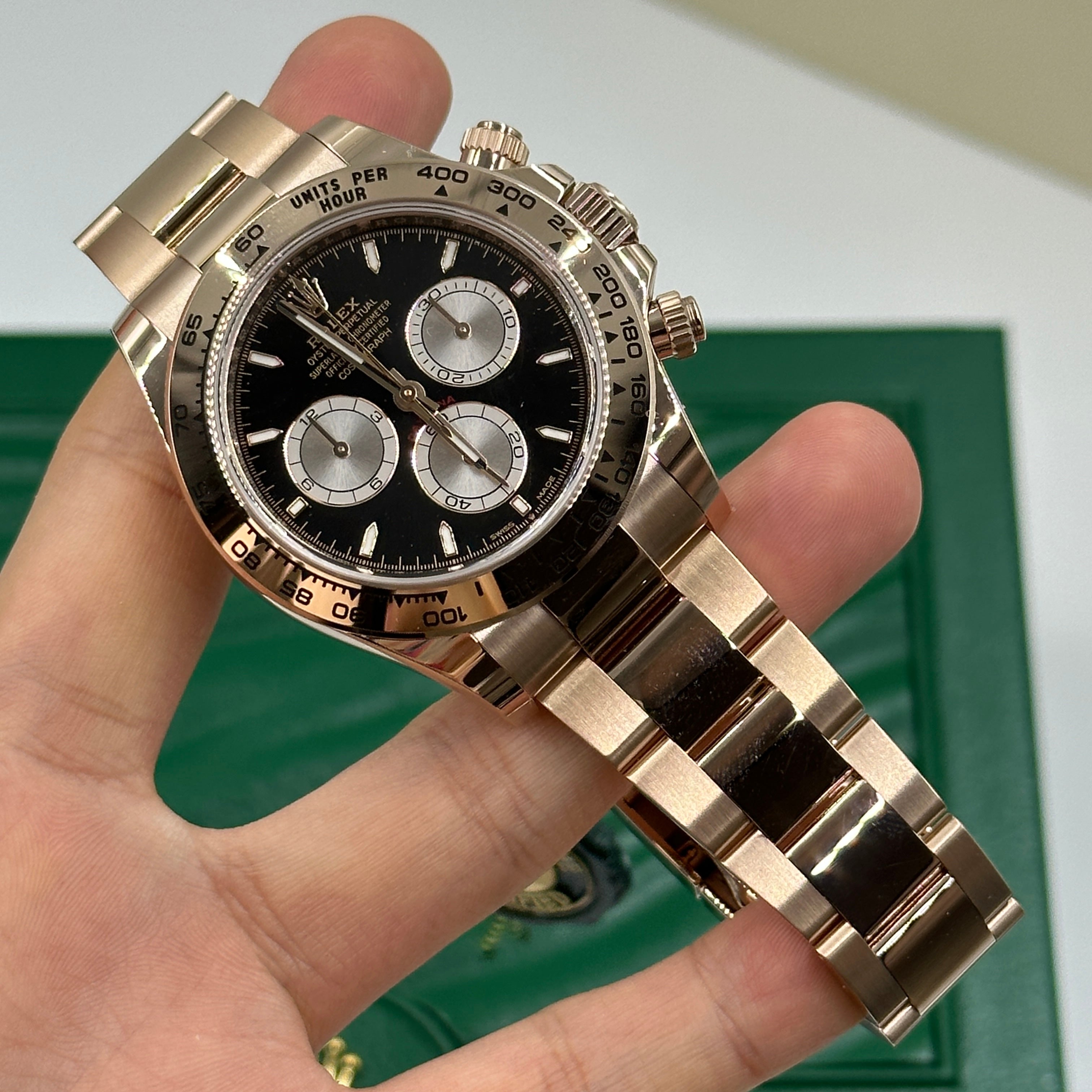 Rolex Cosmograph Daytona 126505 Bright black and Sundust