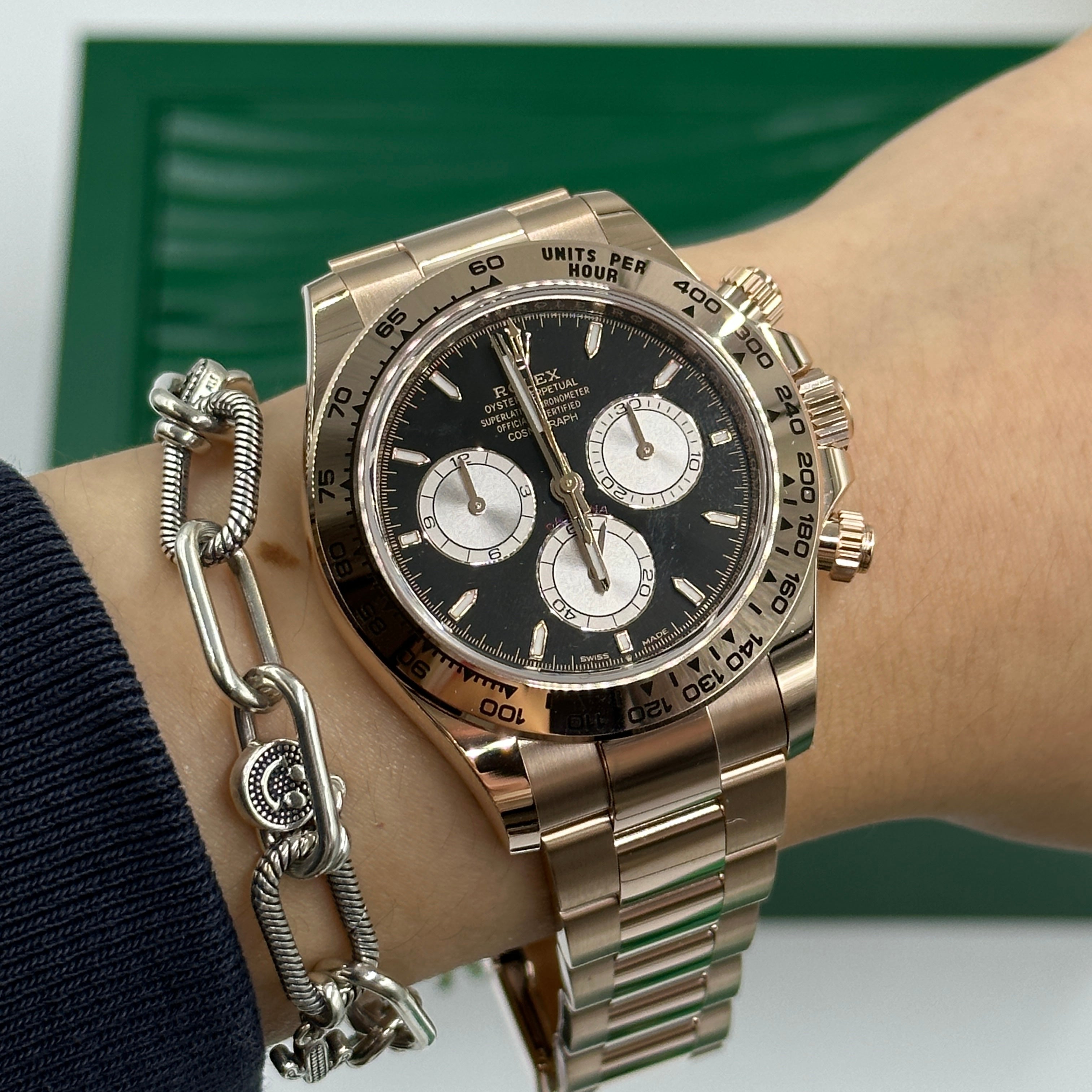 Rolex Cosmograph Daytona 126505 Bright black and Sundust