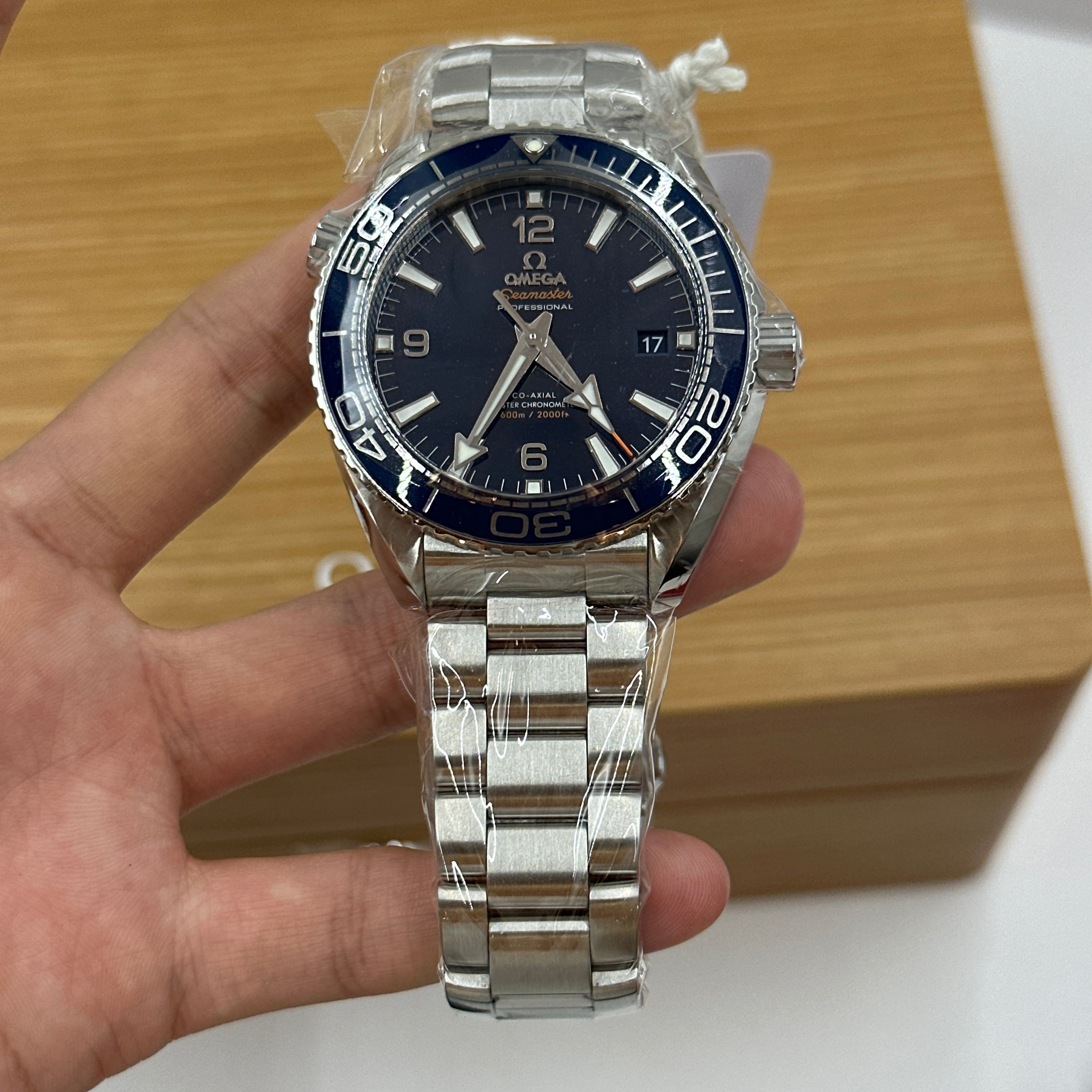 Omega Seamaster Planet Ocean 215.30.44.21.03.001 2026