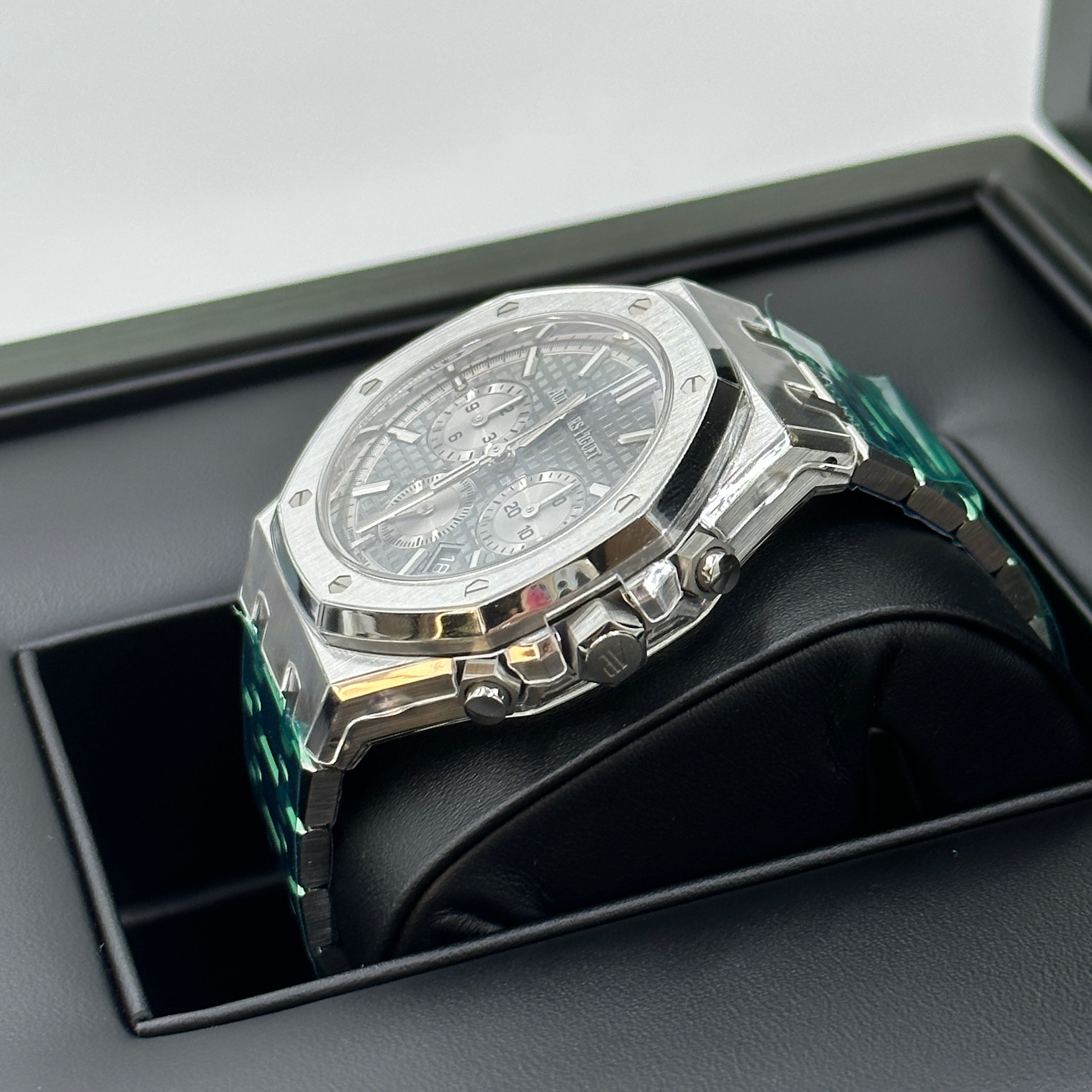 Audemars Piguet Royal Oak Selfwinding Chronograph 26715ST.OO.1356ST.02  2025