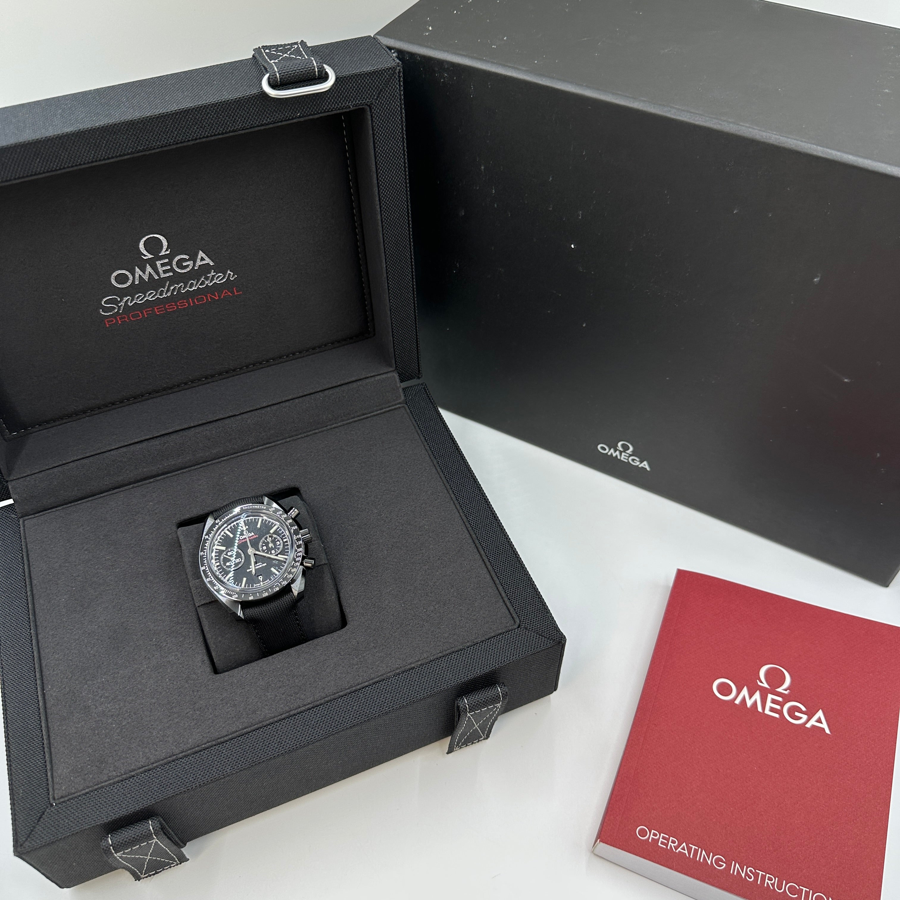 OMEGA Speedmaster Dark Side of the Moon  311.92.44.51.01.007
