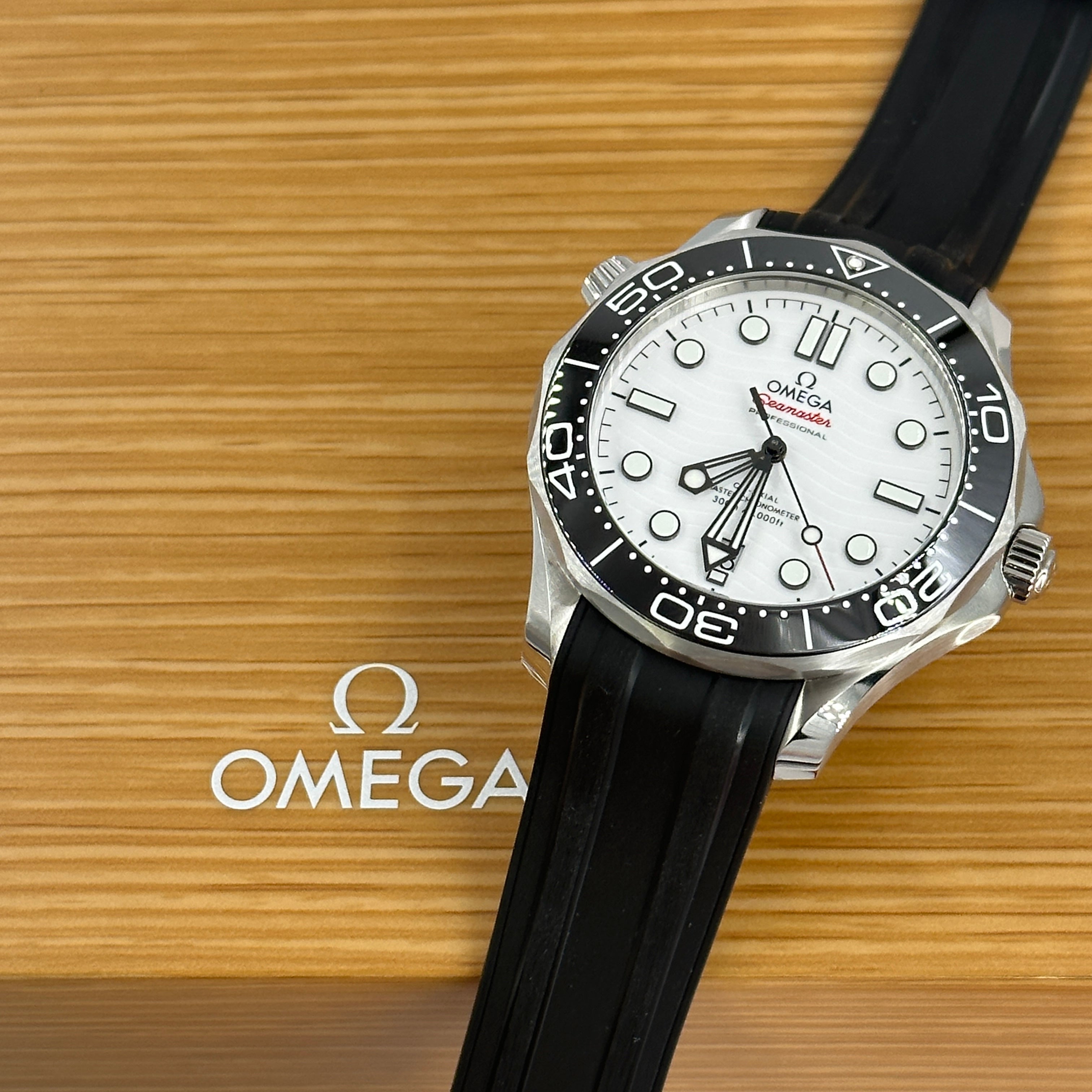 Omega Seamaster Diver 300M 210.32.42.20.04.001