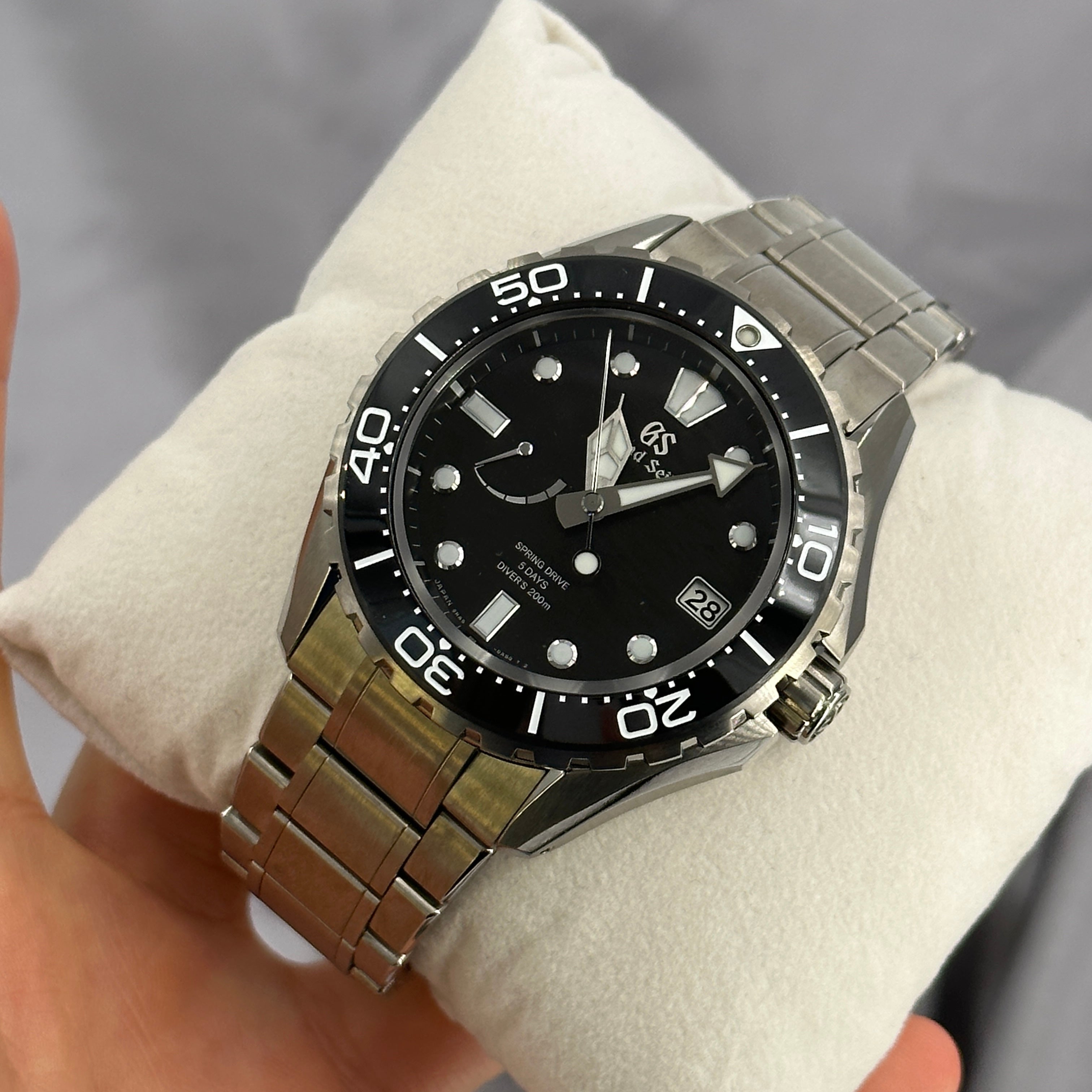 Grand Seiko Evolution 9 Collection SLGA015 2026