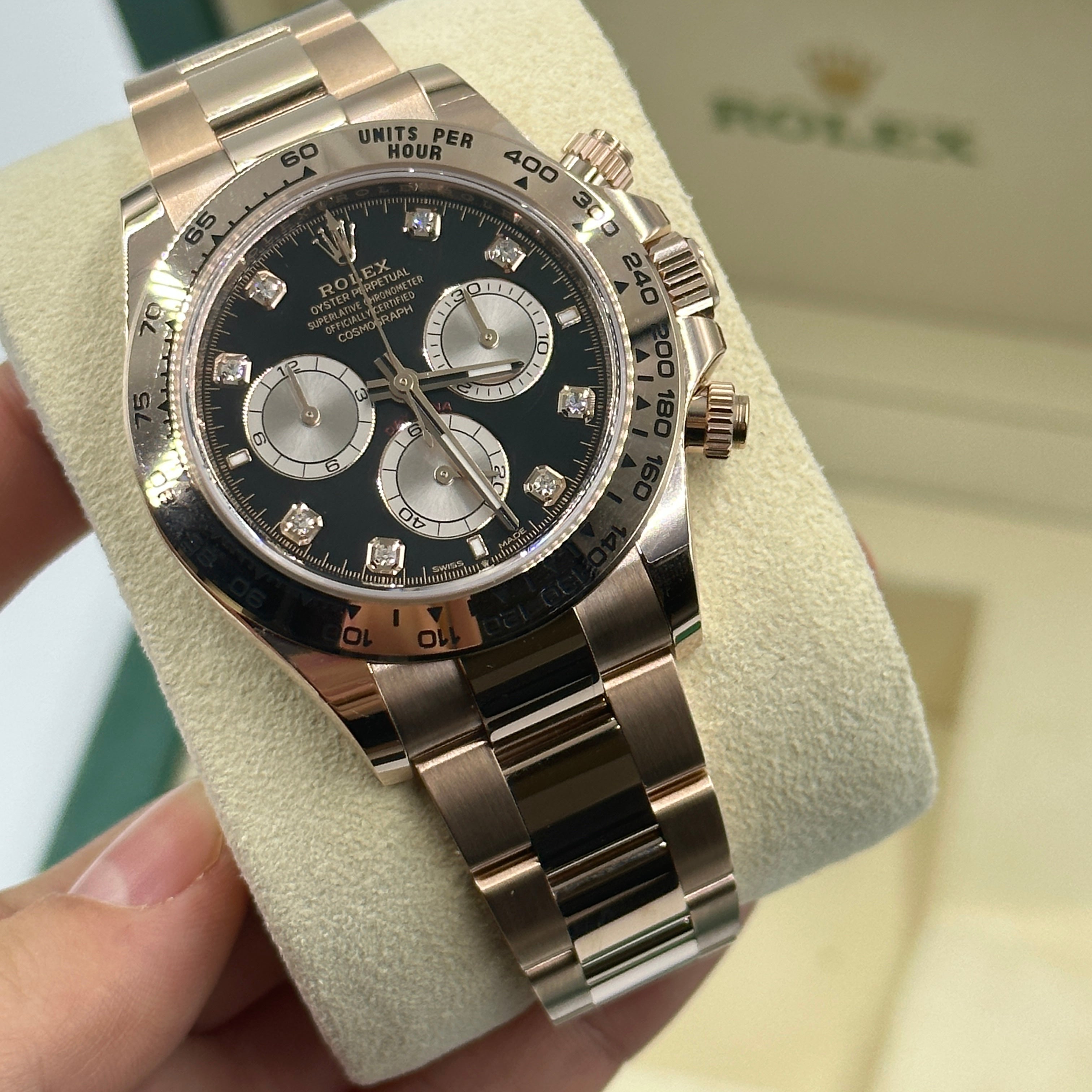 Rolex Cosmograph Daytona 126505 Bright black and sundust set with diamonds
