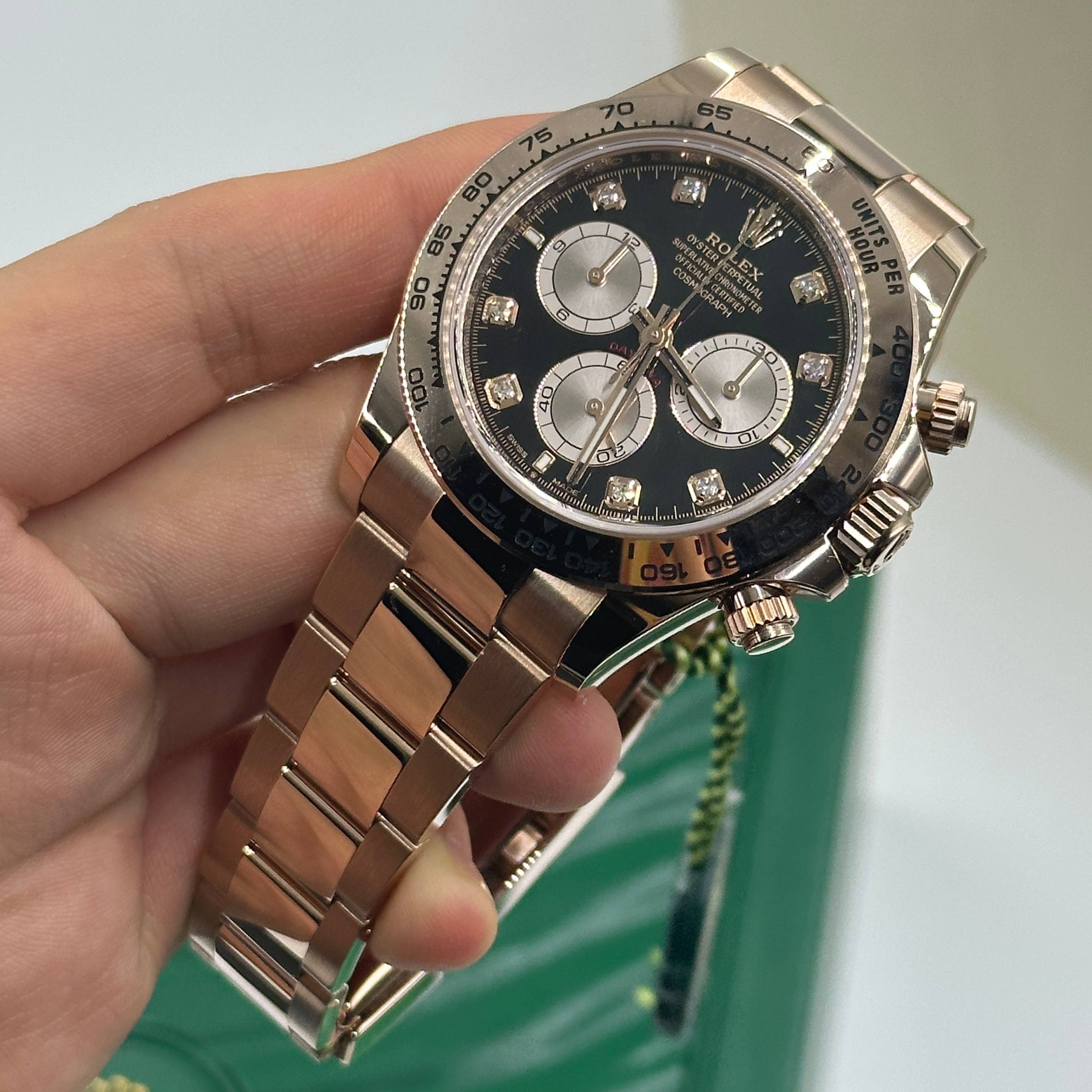 Rolex Cosmograph Daytona 126505 Bright black and sundust set with diamonds