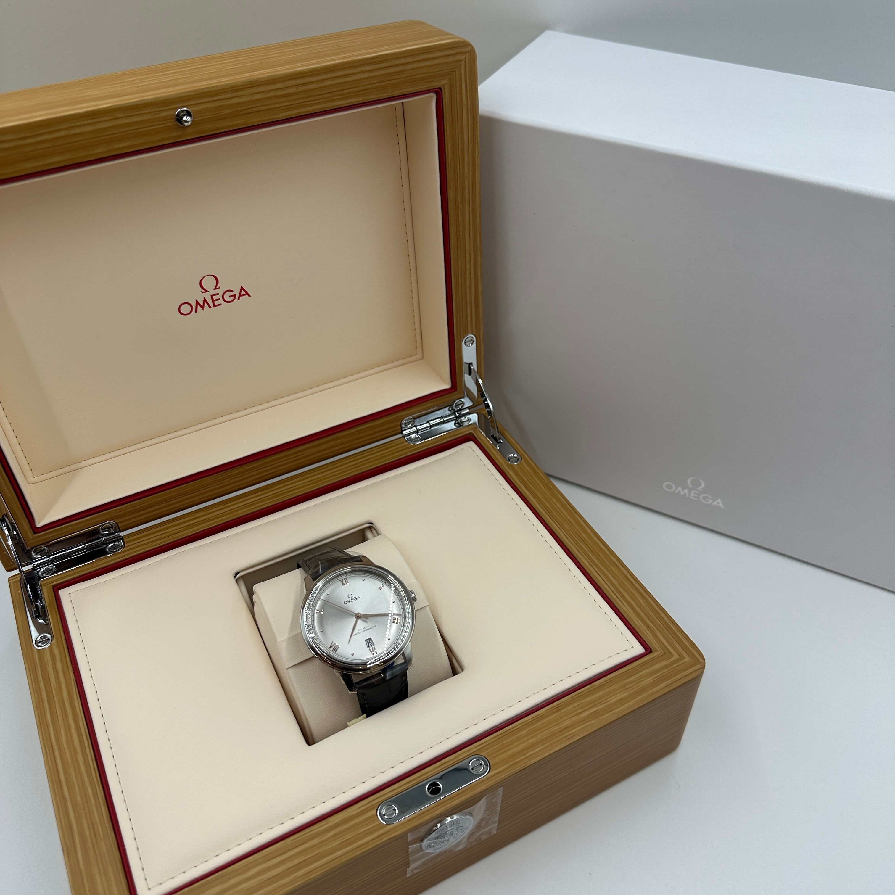Omega 434.13.40.20.06.001 De Ville Master Chronometer Stainless Steel / Silver 2026