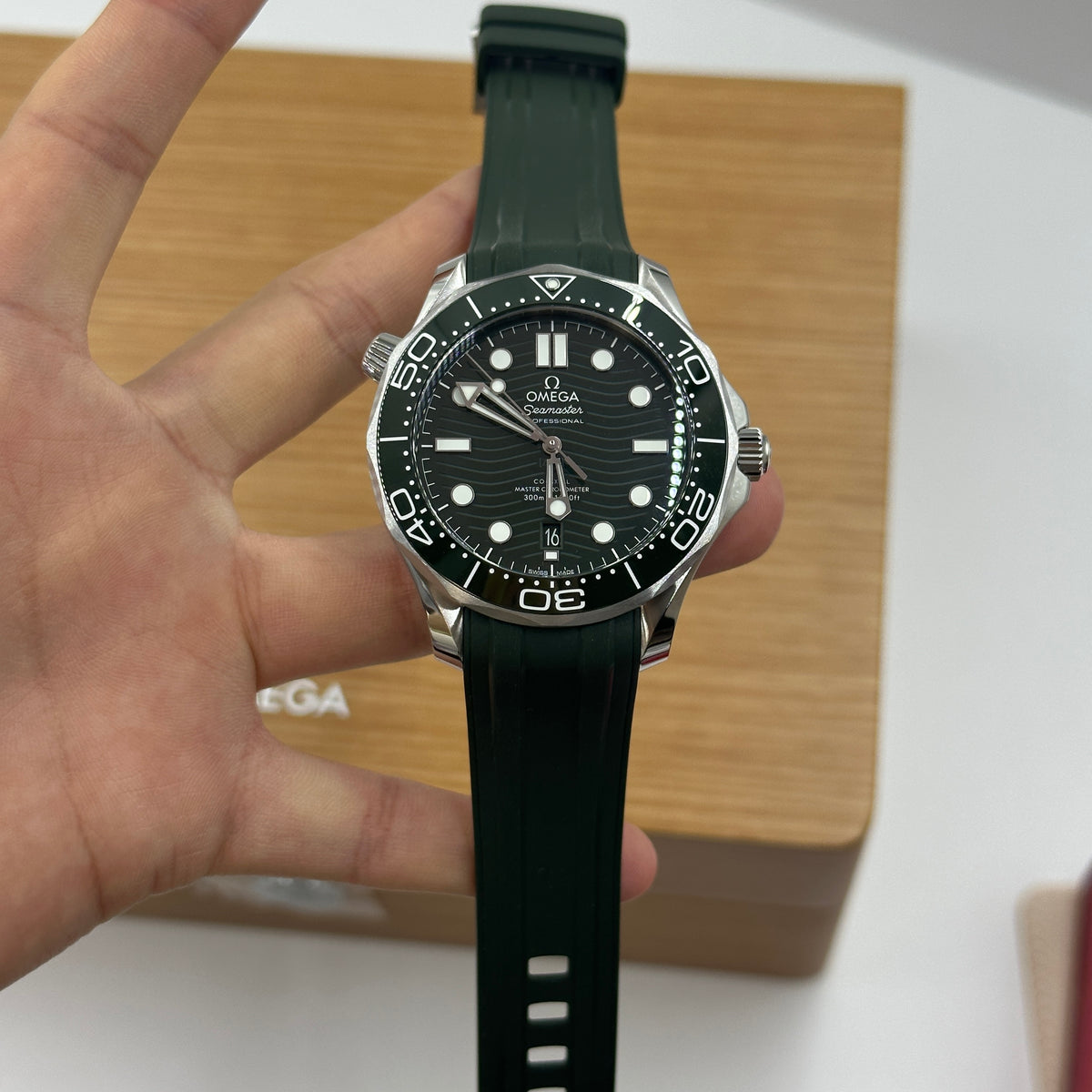 Omega Seamaster 210.32.42.20.10.001 Green 2026