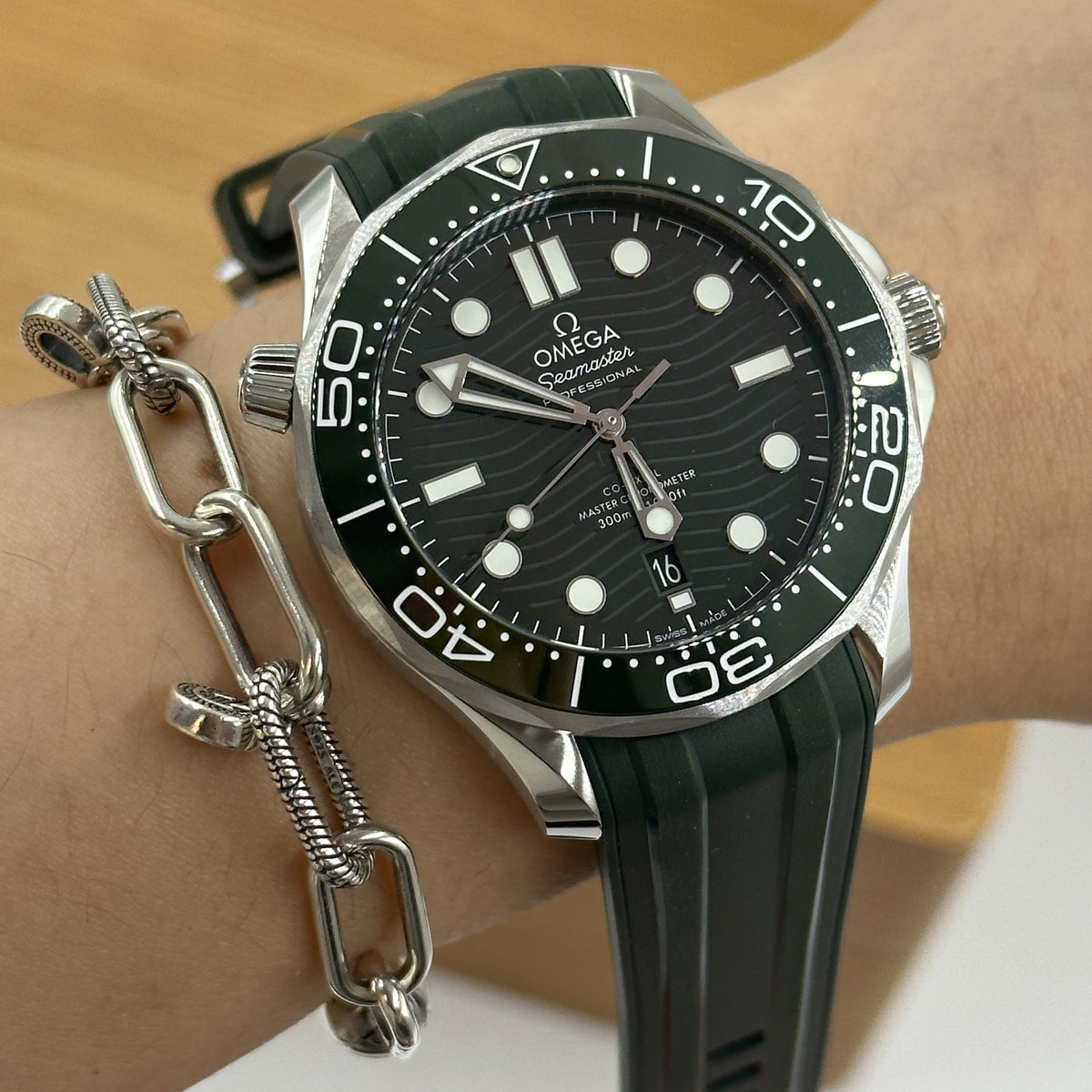 Omega Seamaster 210.32.42.20.10.001 Green 2026