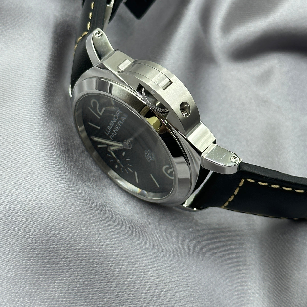Panerai Luminor Logo 44mm PAM01084 2026