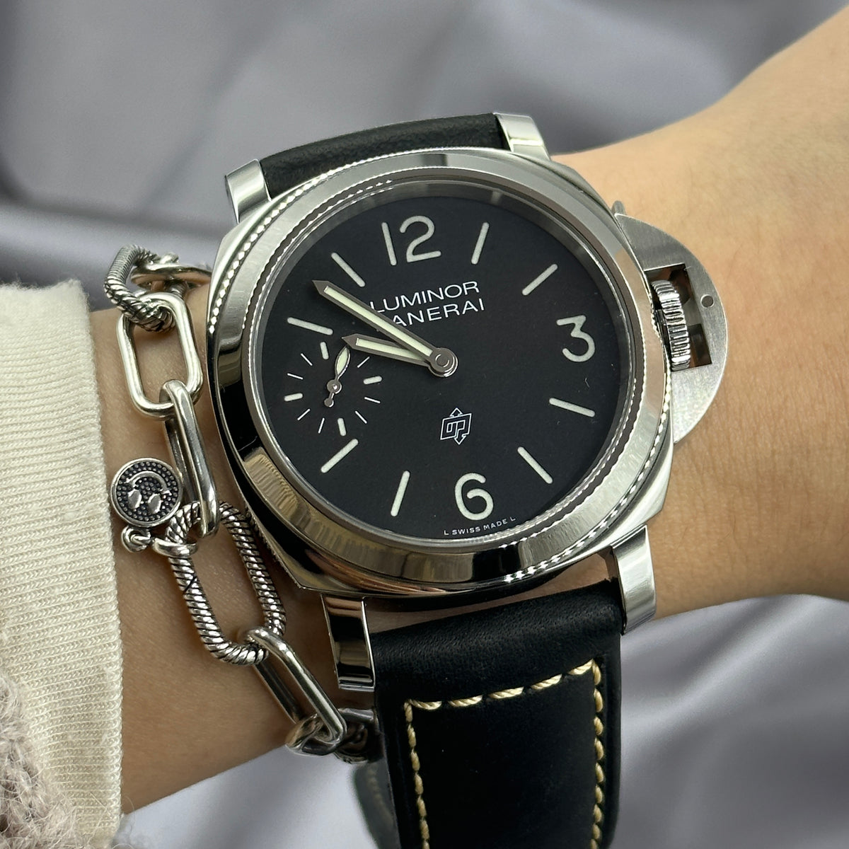 Panerai Luminor Logo 44mm PAM01084 2026