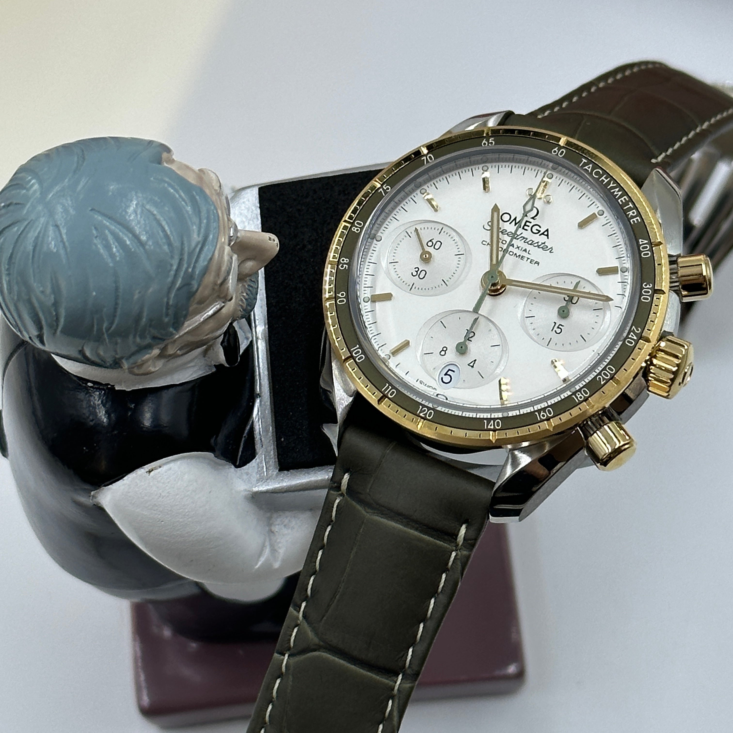 Omega Speedmaster 324.23.38.50.02.001  2026