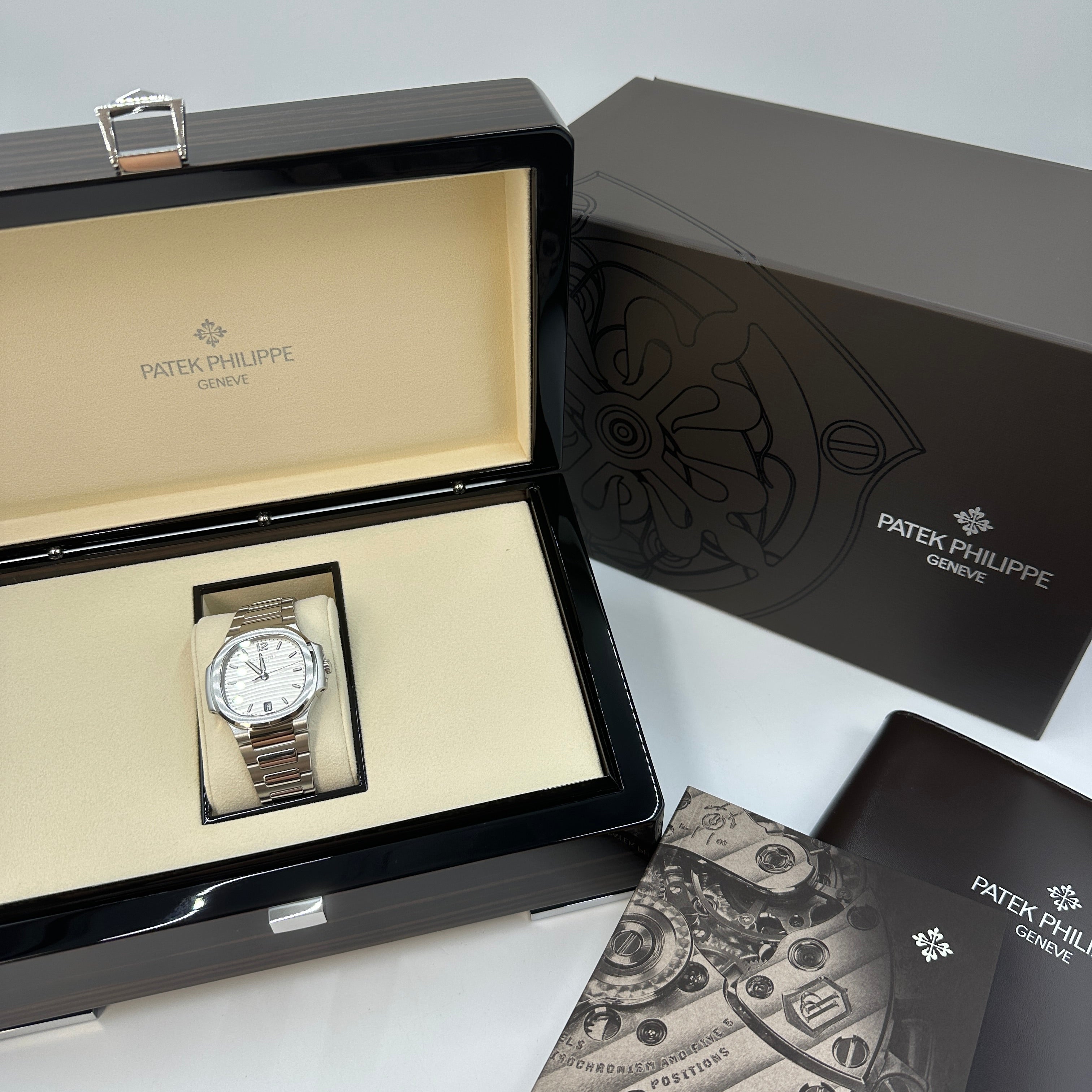 Patek Philippe Nautilus 7118/1A-010