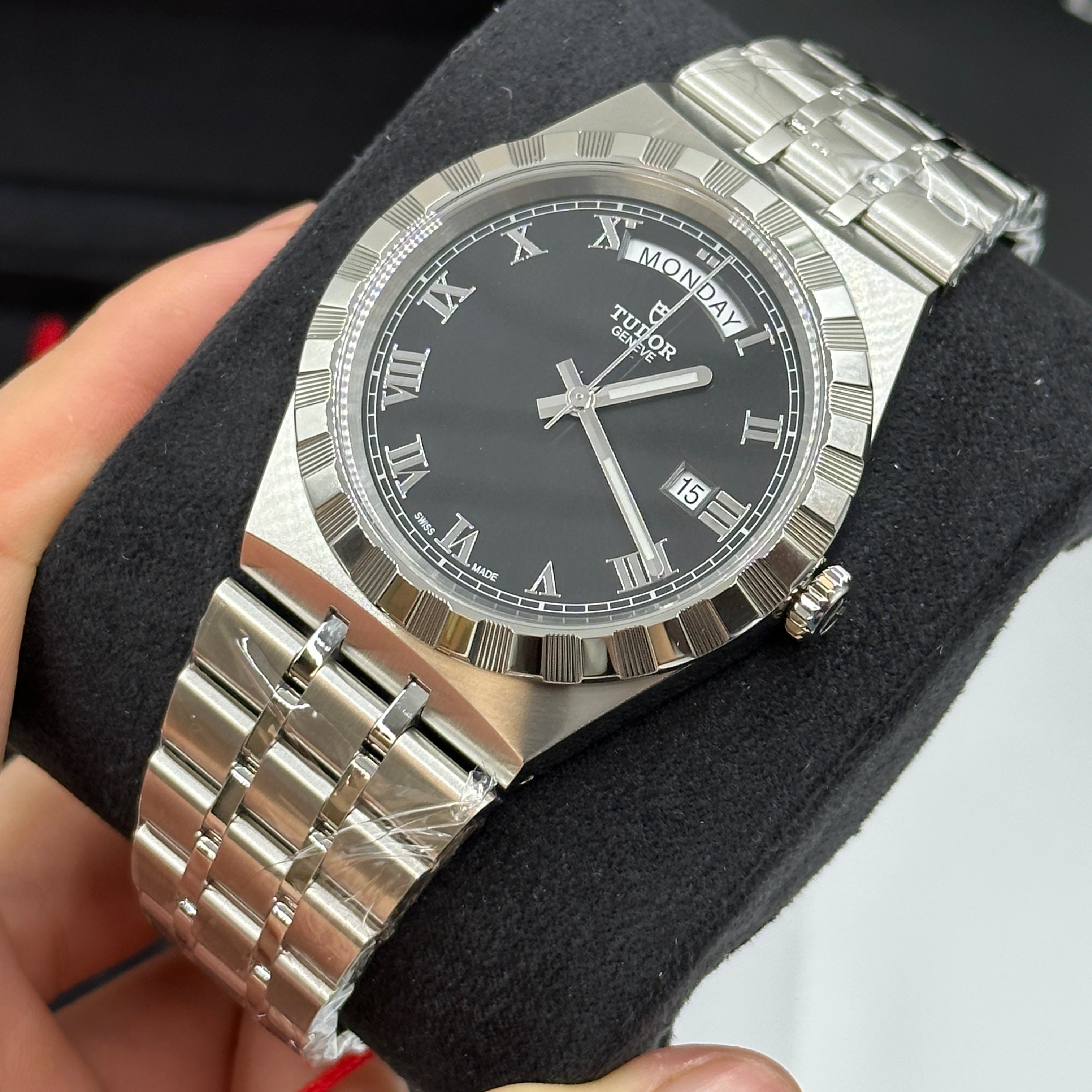 Tudor Royal M28600-0003 Black Roman
