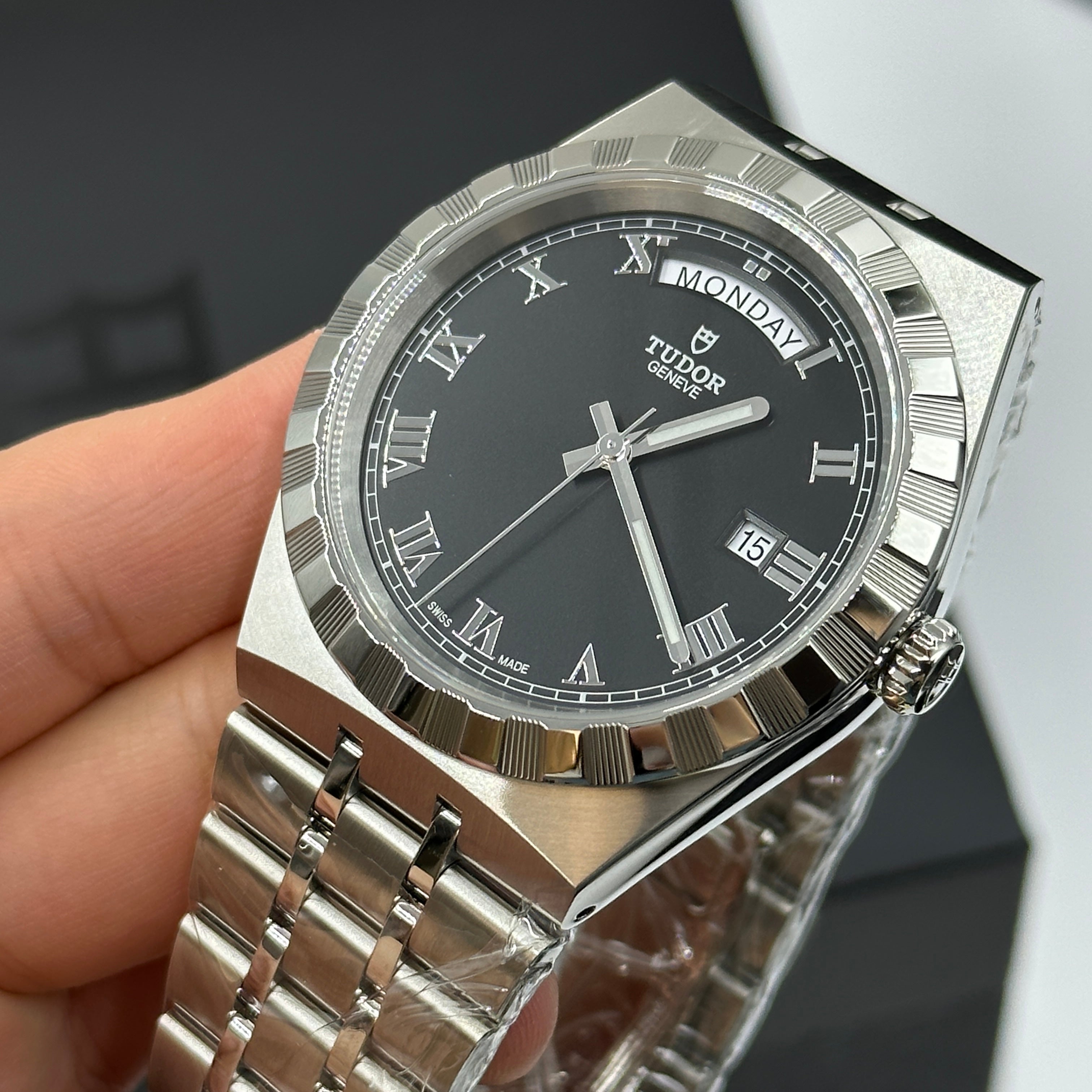 Tudor Royal M28600-0003 Black Roman