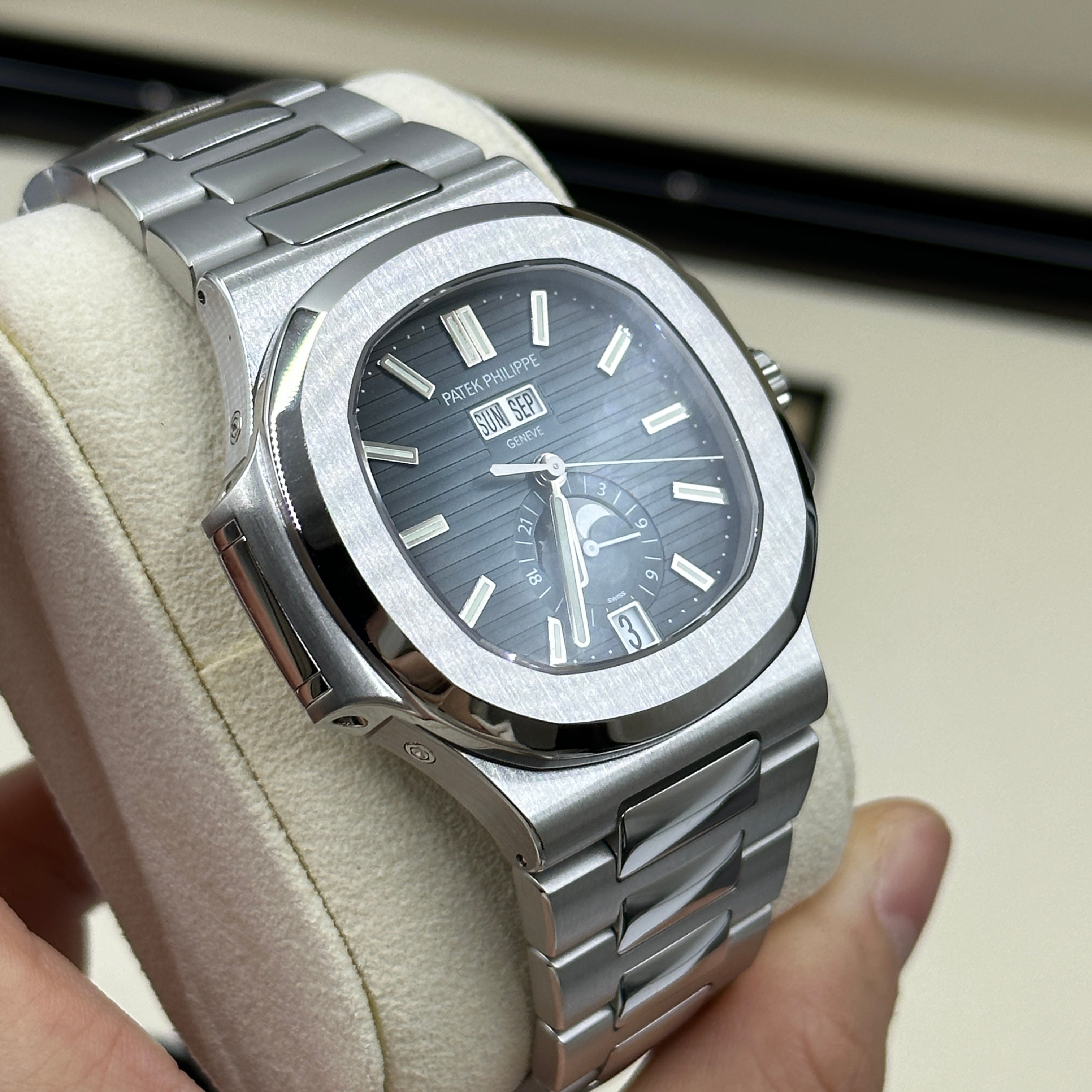 Patek Philippe Nautilus 5726/1A-014  2024