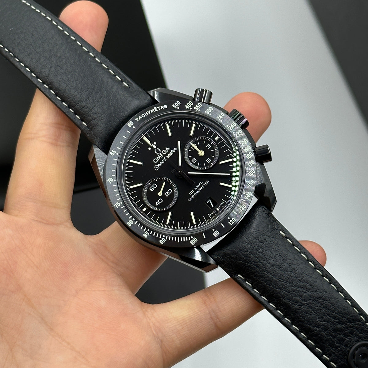Omega 311.92.44.51.01.004 Speedmaster Moonwatch Co-Axial Dark Side of the Moon Pitch Black 2026