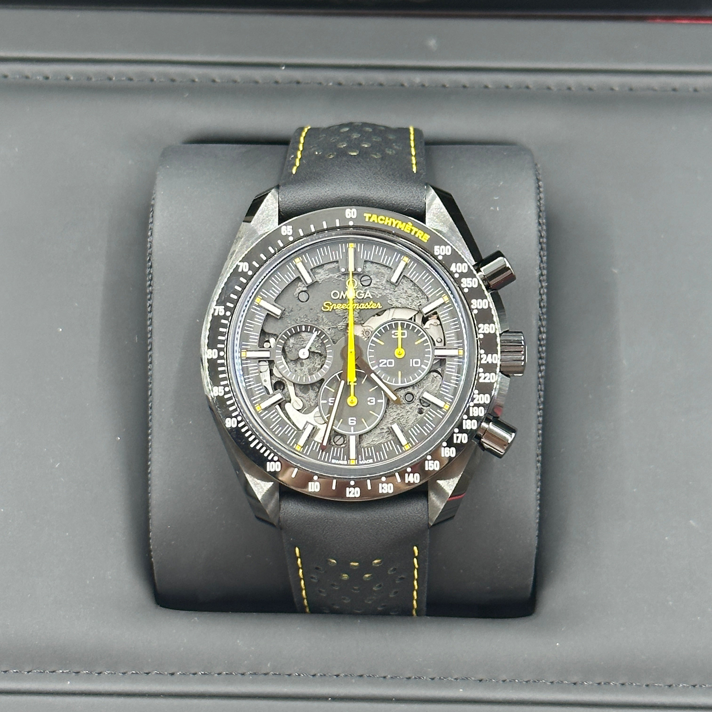 Omega Speedmaster Dark Side of the Moon 311.92.44.30.01.001 2026