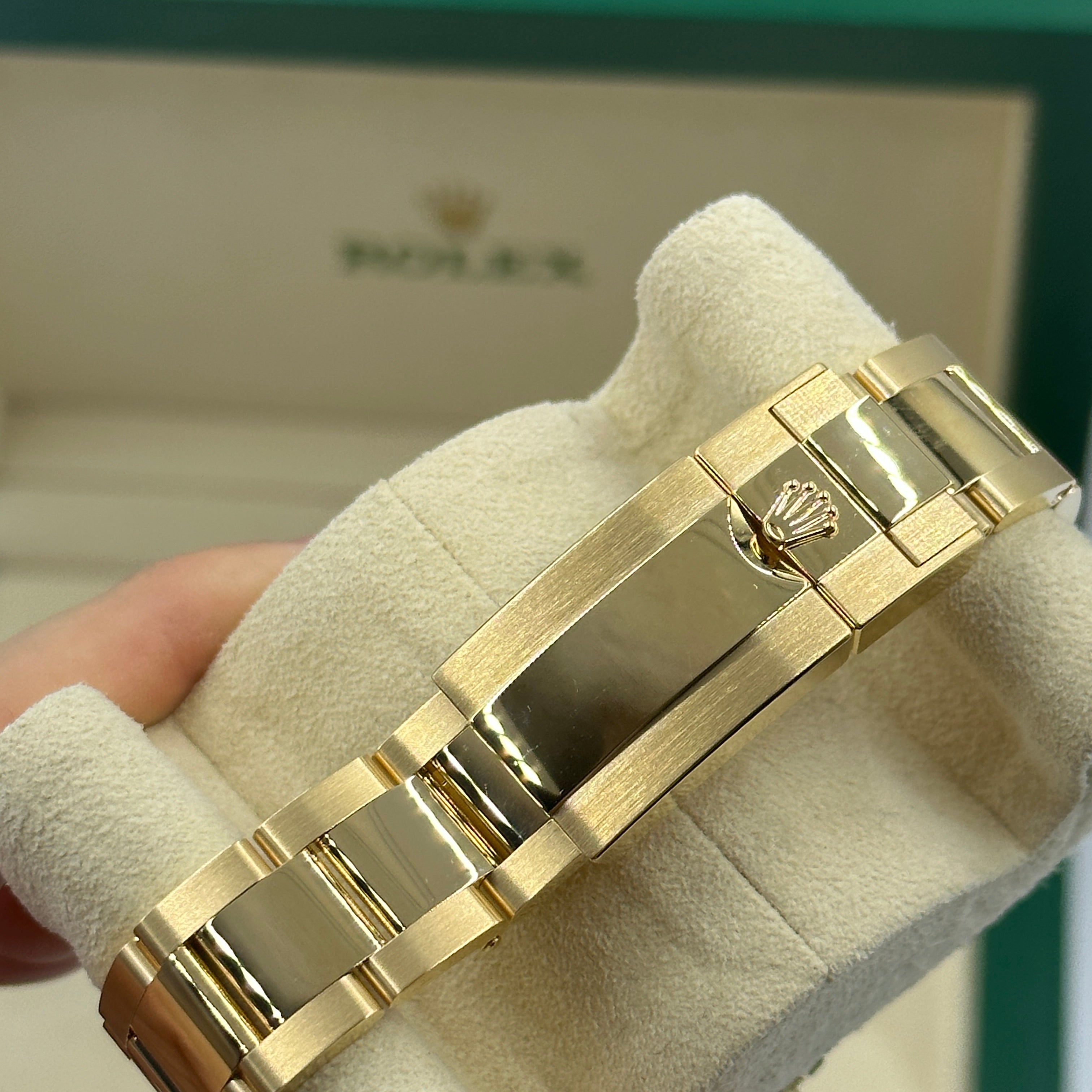 Rolex Cosmograph Daytona 126508 White