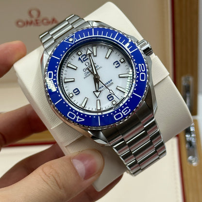 Omega  Seamaster Planet Ocean 6000M €10.200 215.30.46.21.04.001 2026