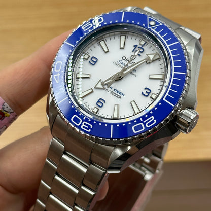 Omega  Seamaster Planet Ocean 6000M €10.200 215.30.46.21.04.001 2026
