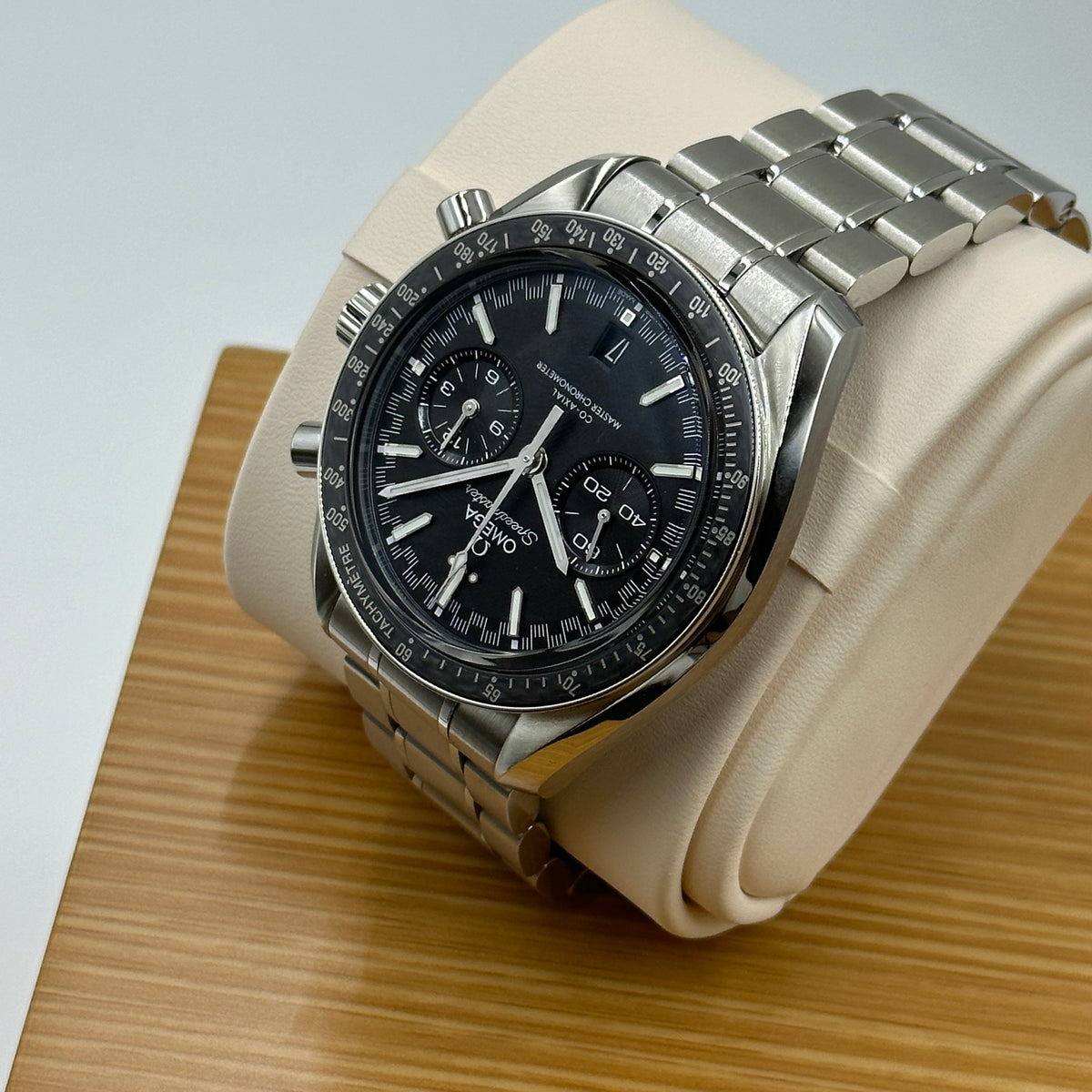 Omega Speedmaster Racing Master 329.30.44.51.01.001 2026