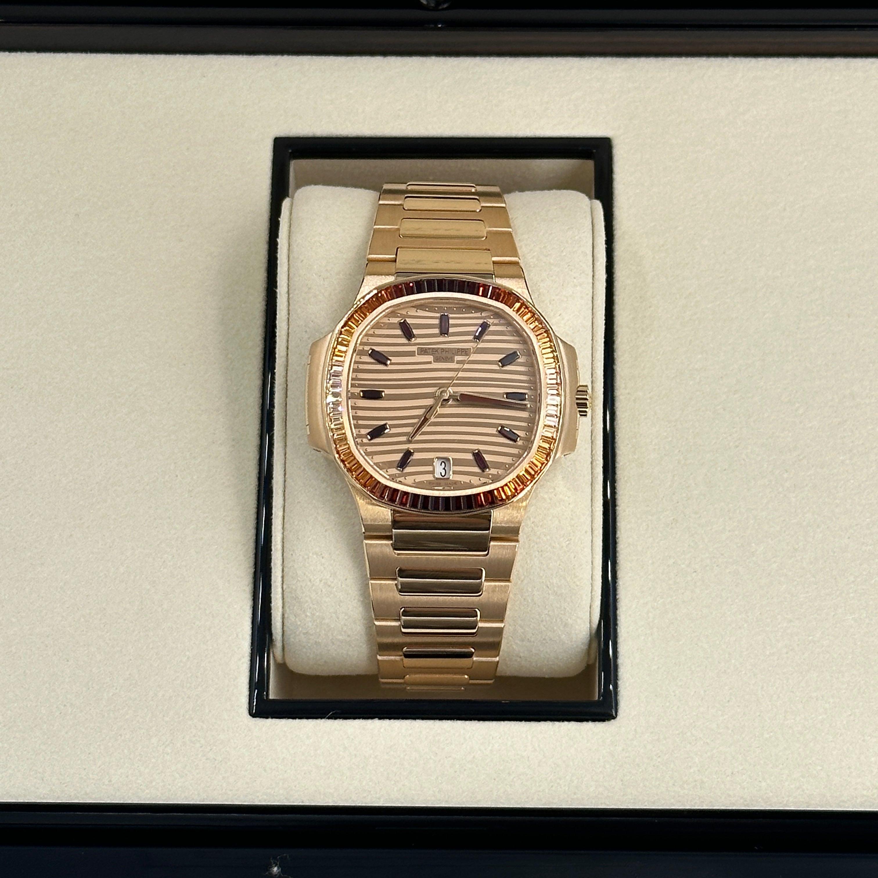 Patek Philippe Nautilus  7118/1300R-001