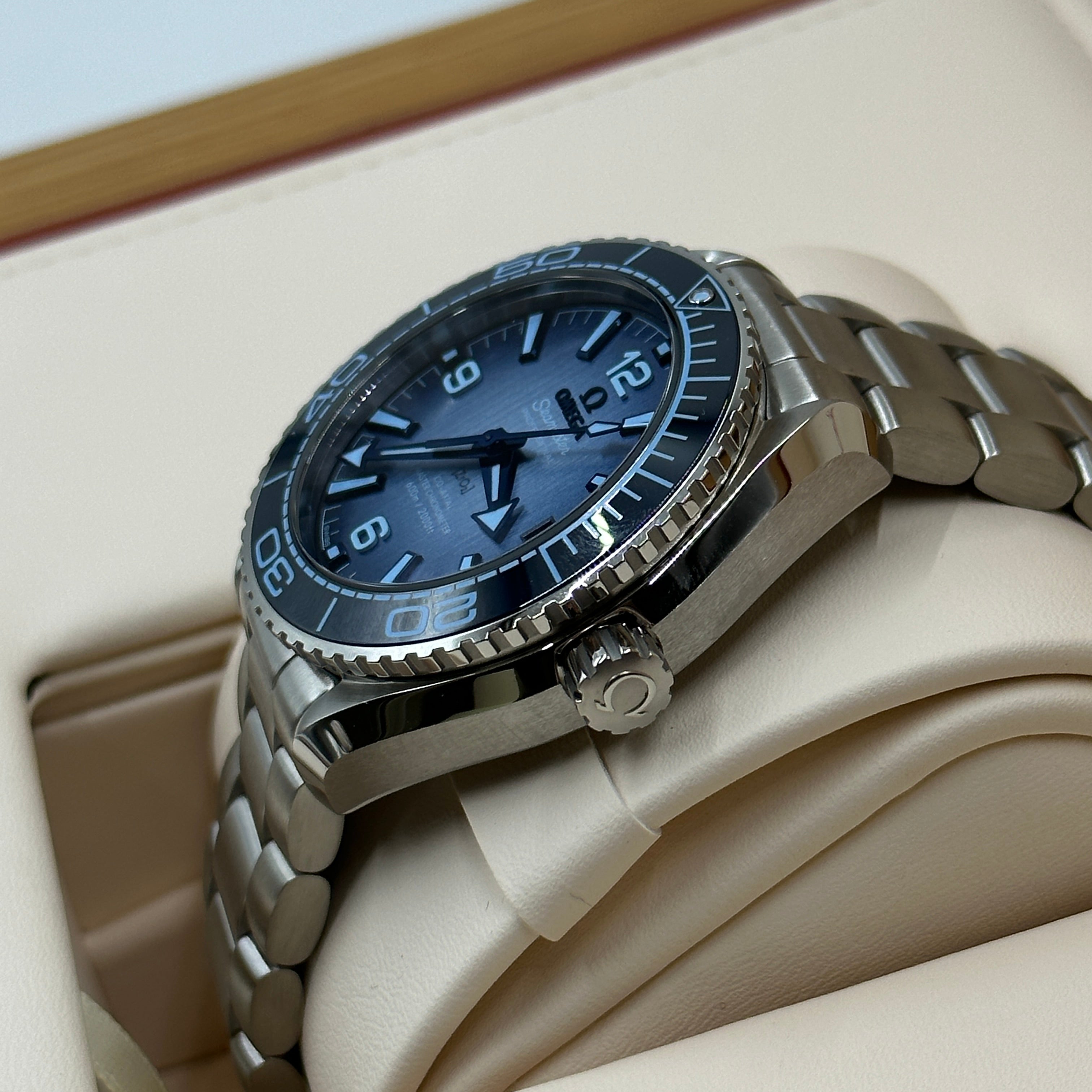 Omega Seamaster Planet Ocean 600m Co-axial Master Summer Blue 215.30.40.20.03.002