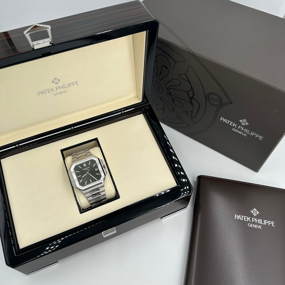 Patek Philippe Cubitus 5821/1A-001 2025