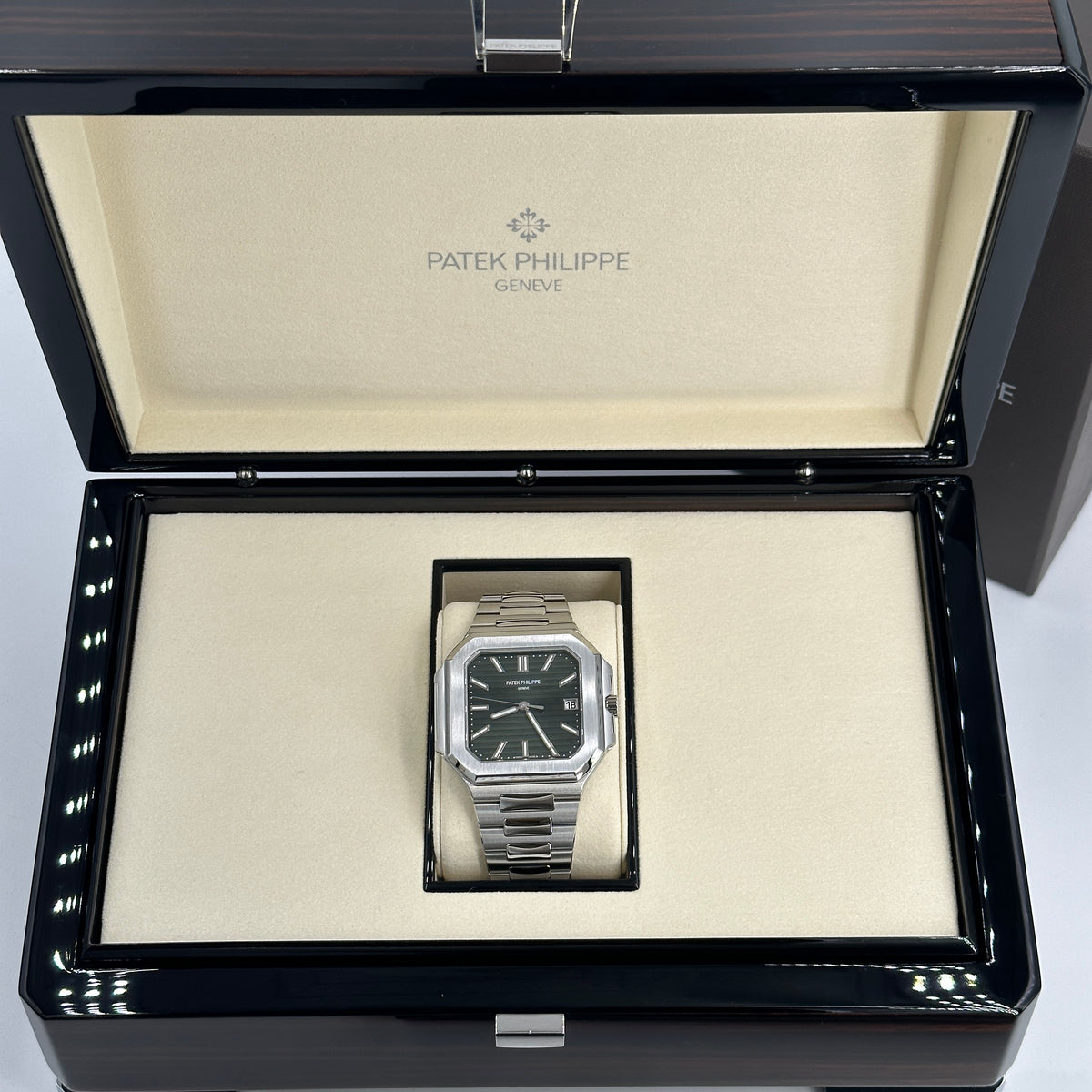 Patek Philippe Cubitus 5821/1A-001 2025