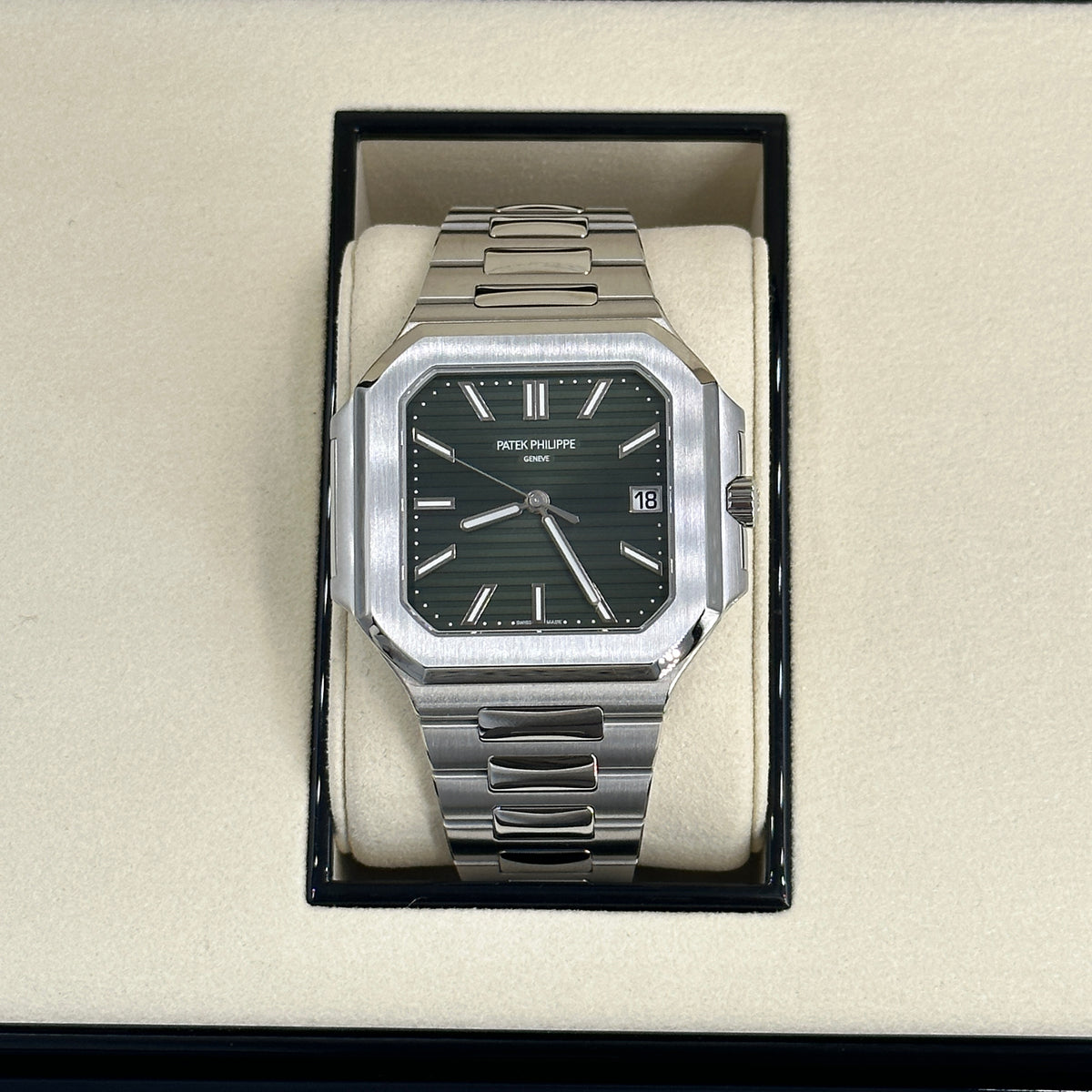 Patek Philippe Cubitus 5821/1A-001 2025
