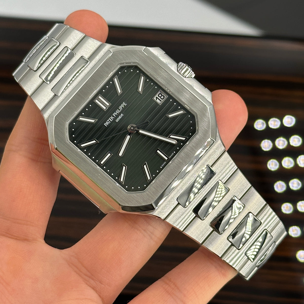 Patek Philippe Cubitus 5821/1A-001 2025