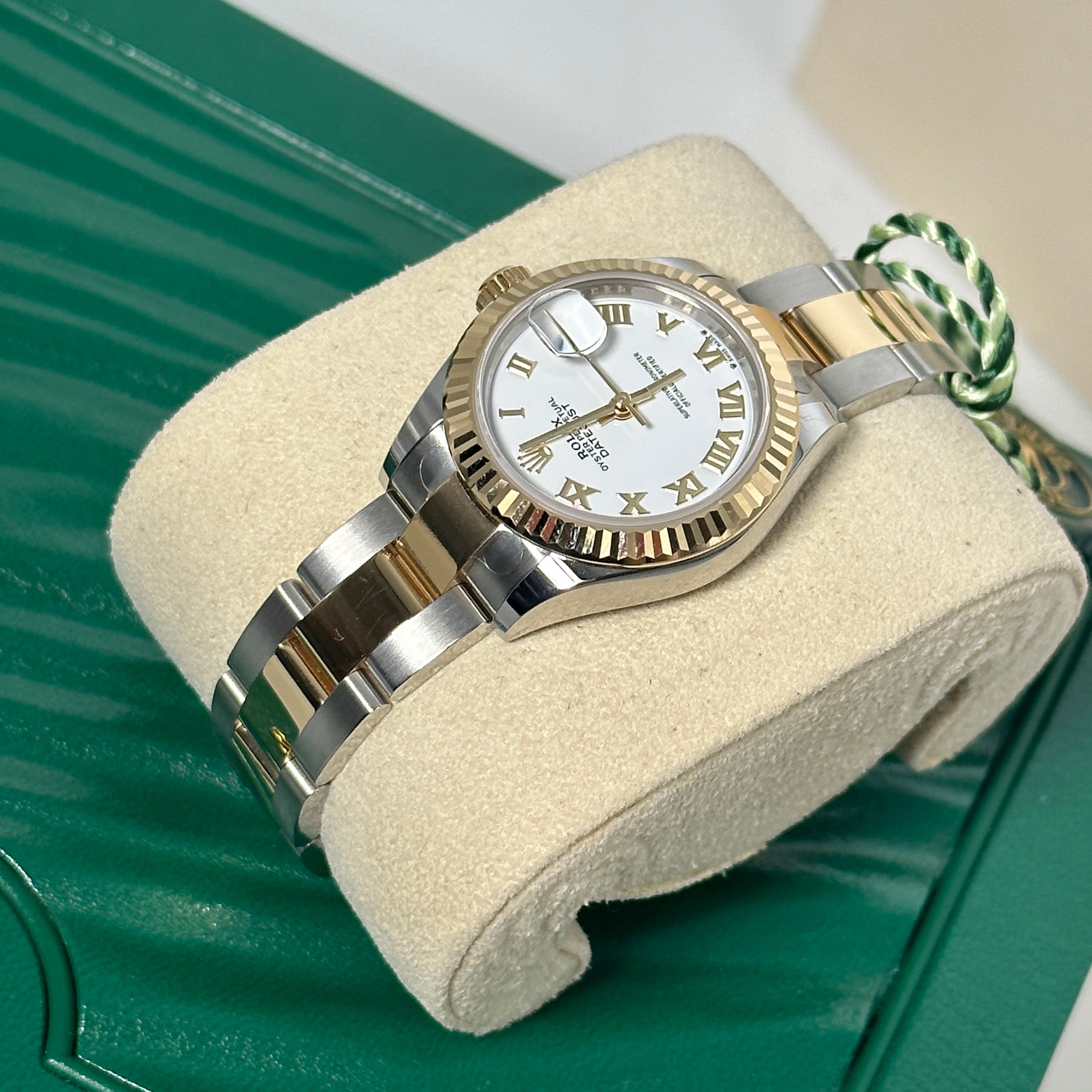Rolex Lady-Datejust 279173 WHITE ROMAN OYSTER