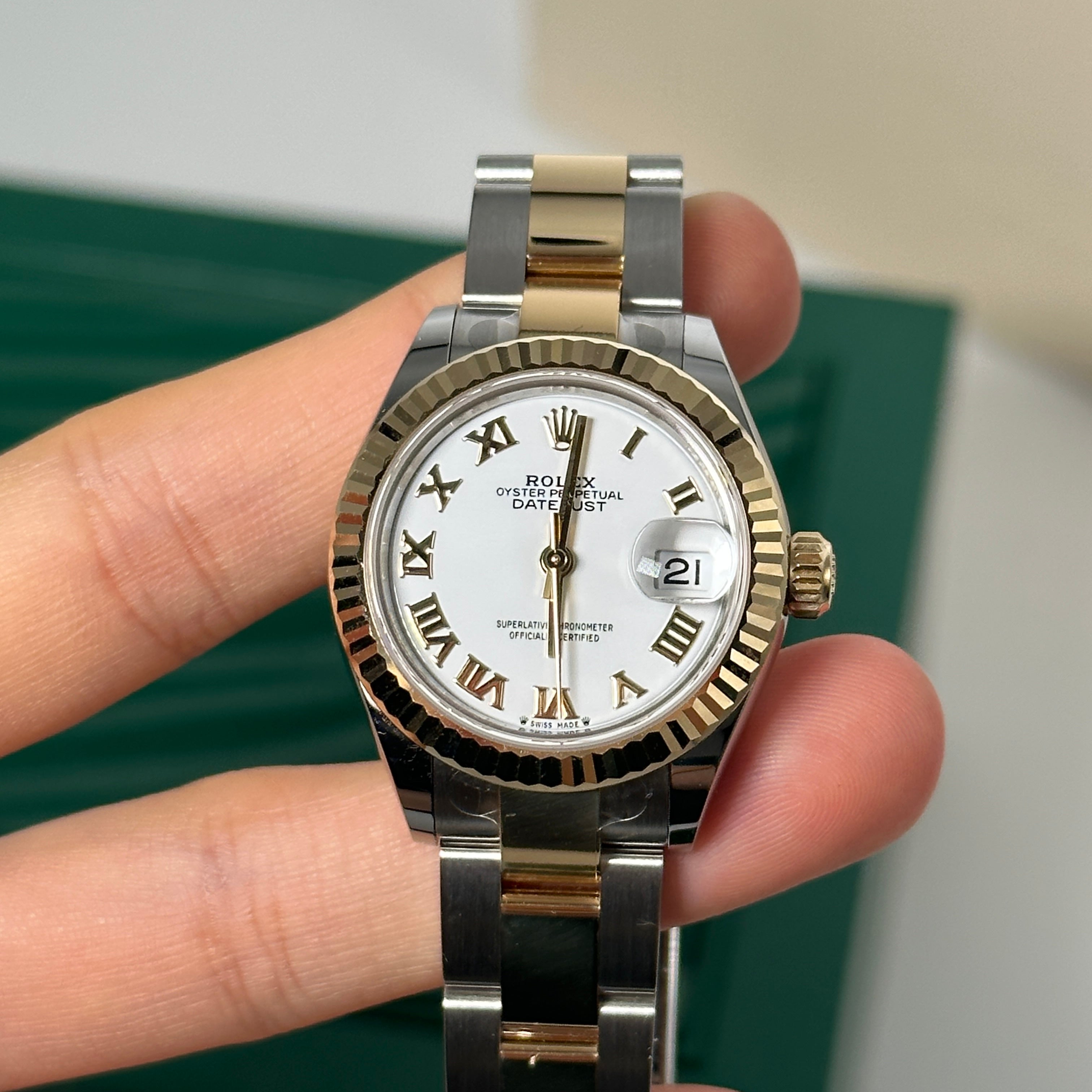 Rolex Lady-Datejust 279173 WHITE ROMAN OYSTER