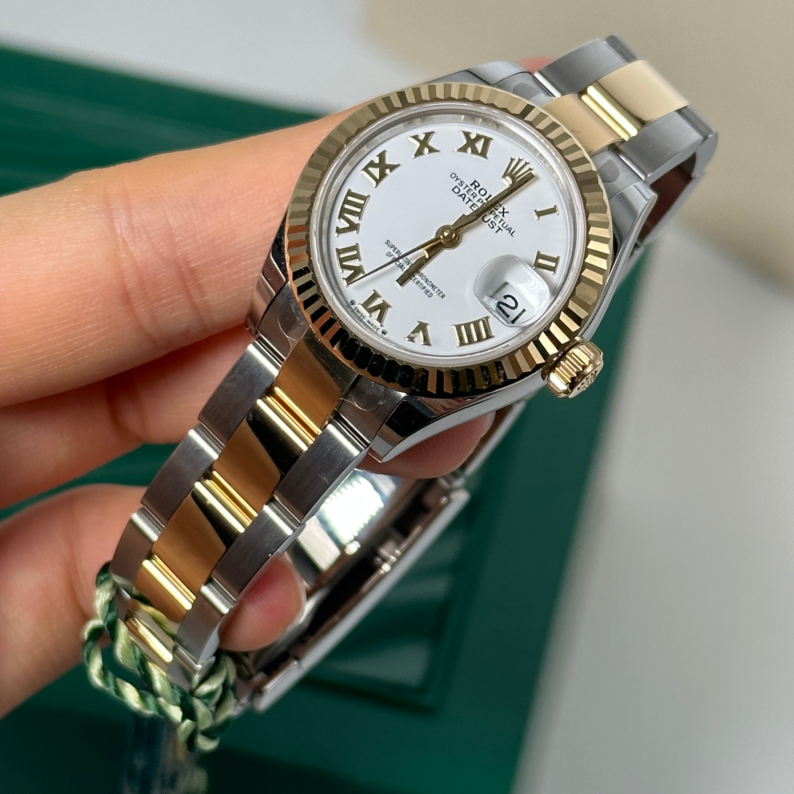 Rolex Lady-Datejust 279173 WHITE ROMAN OYSTER