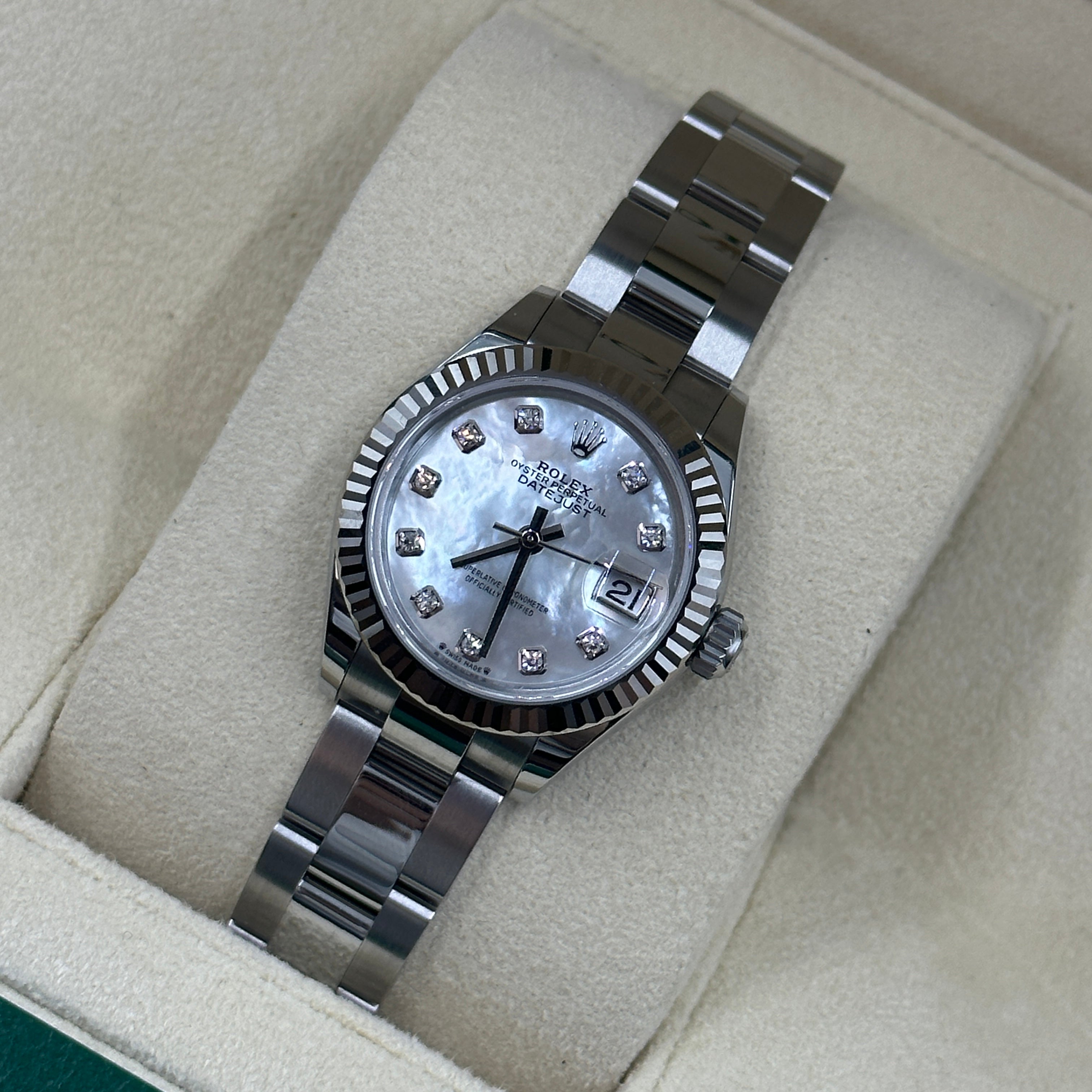Rolex Lady-Datejust 279174NG White Oyster 2025