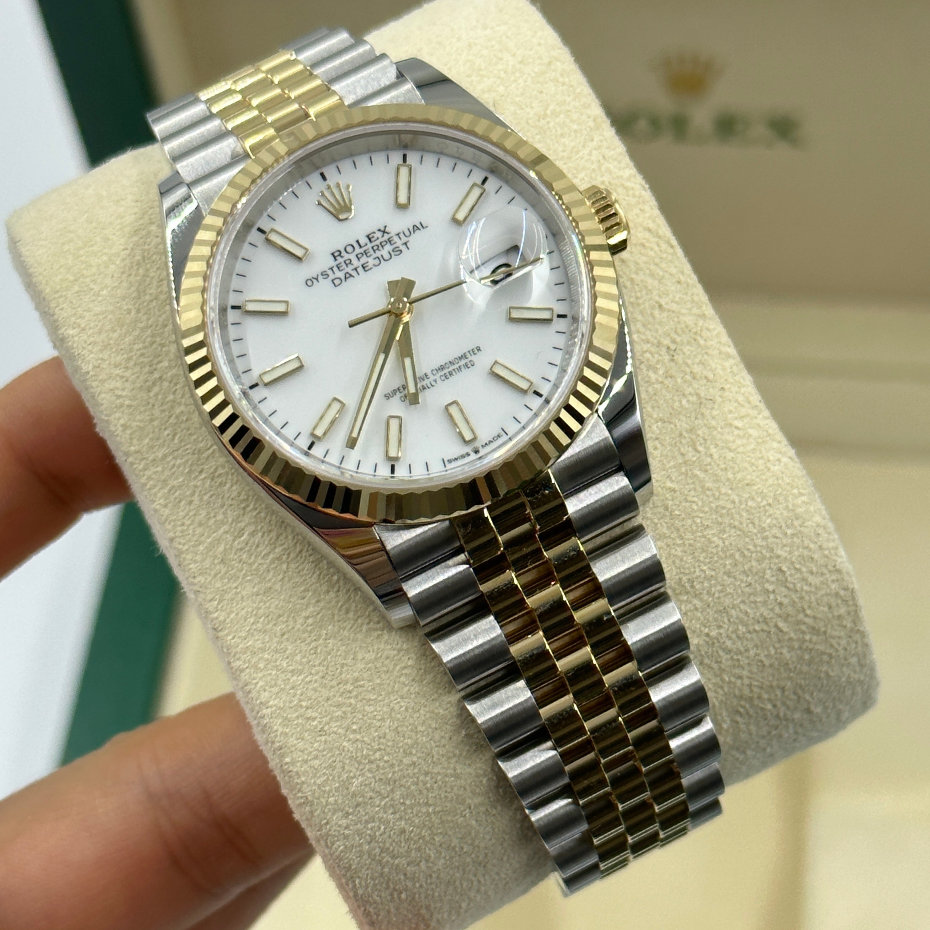 Rolex Datejust 36 126233-0019 White Index Dial Jubilee 2026
