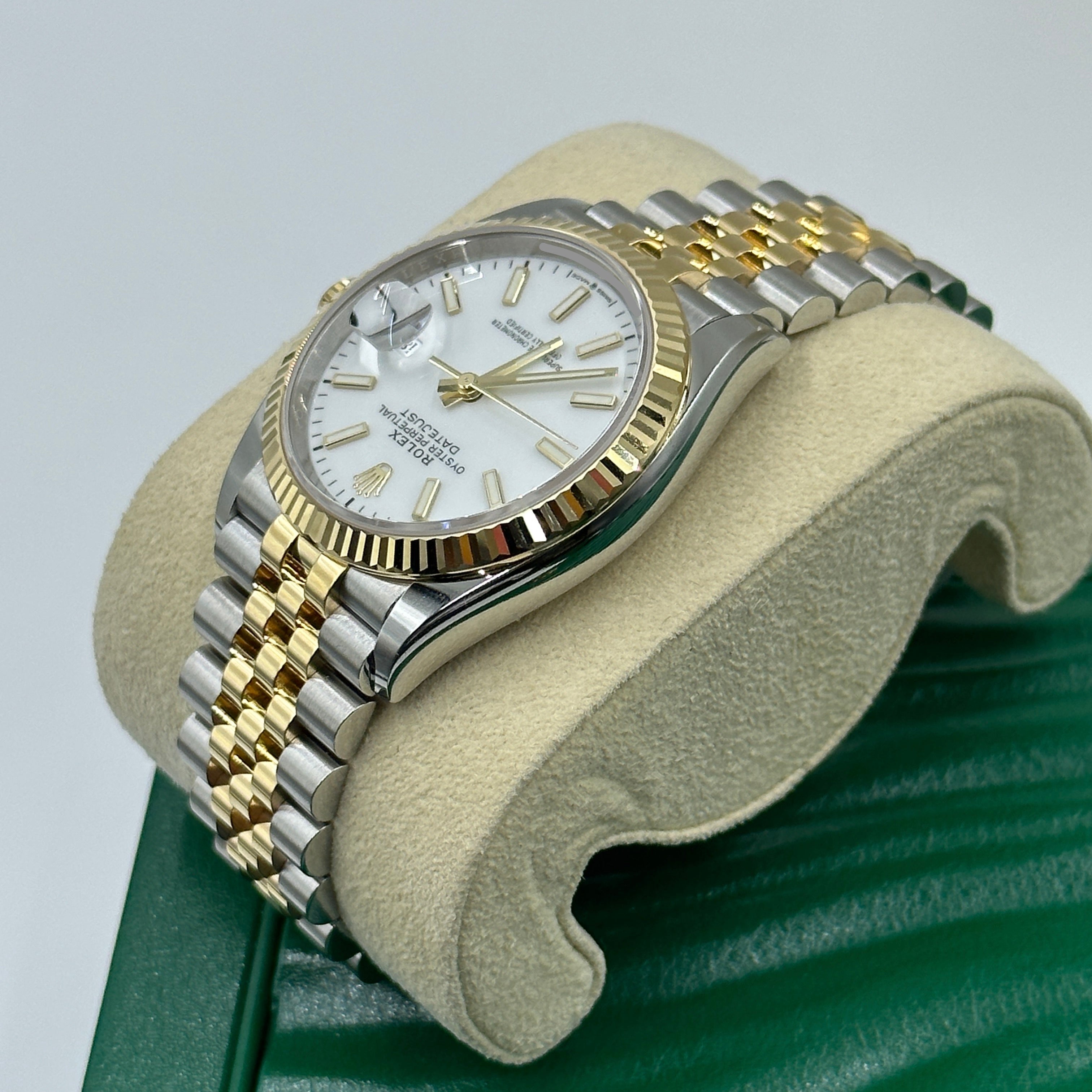 Rolex Datejust 36 126233-0019 White Index Dial Jubilee 2026