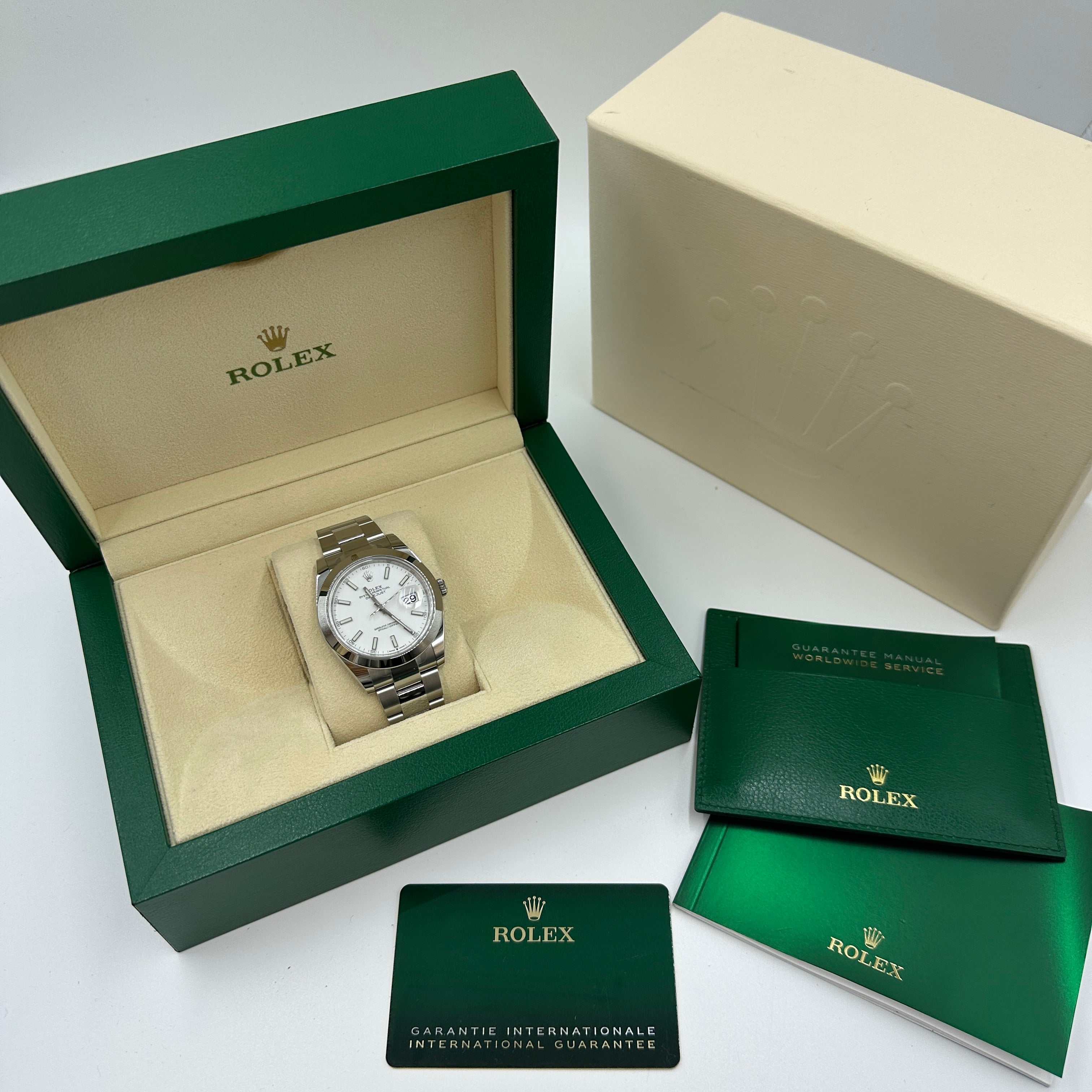 Rolex Datejust 41 126300 White Oyster