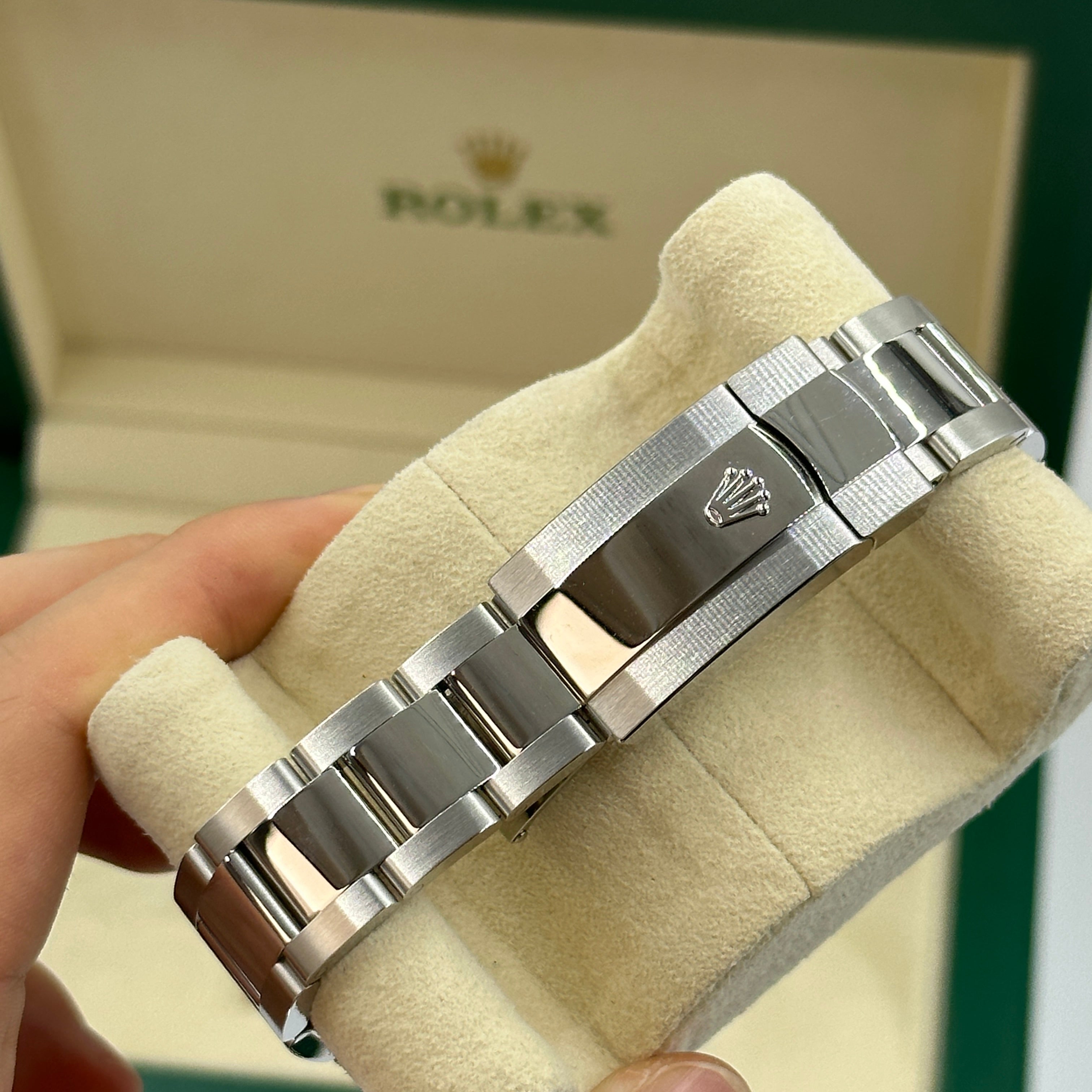 Rolex Datejust 41 126300 White Oyster